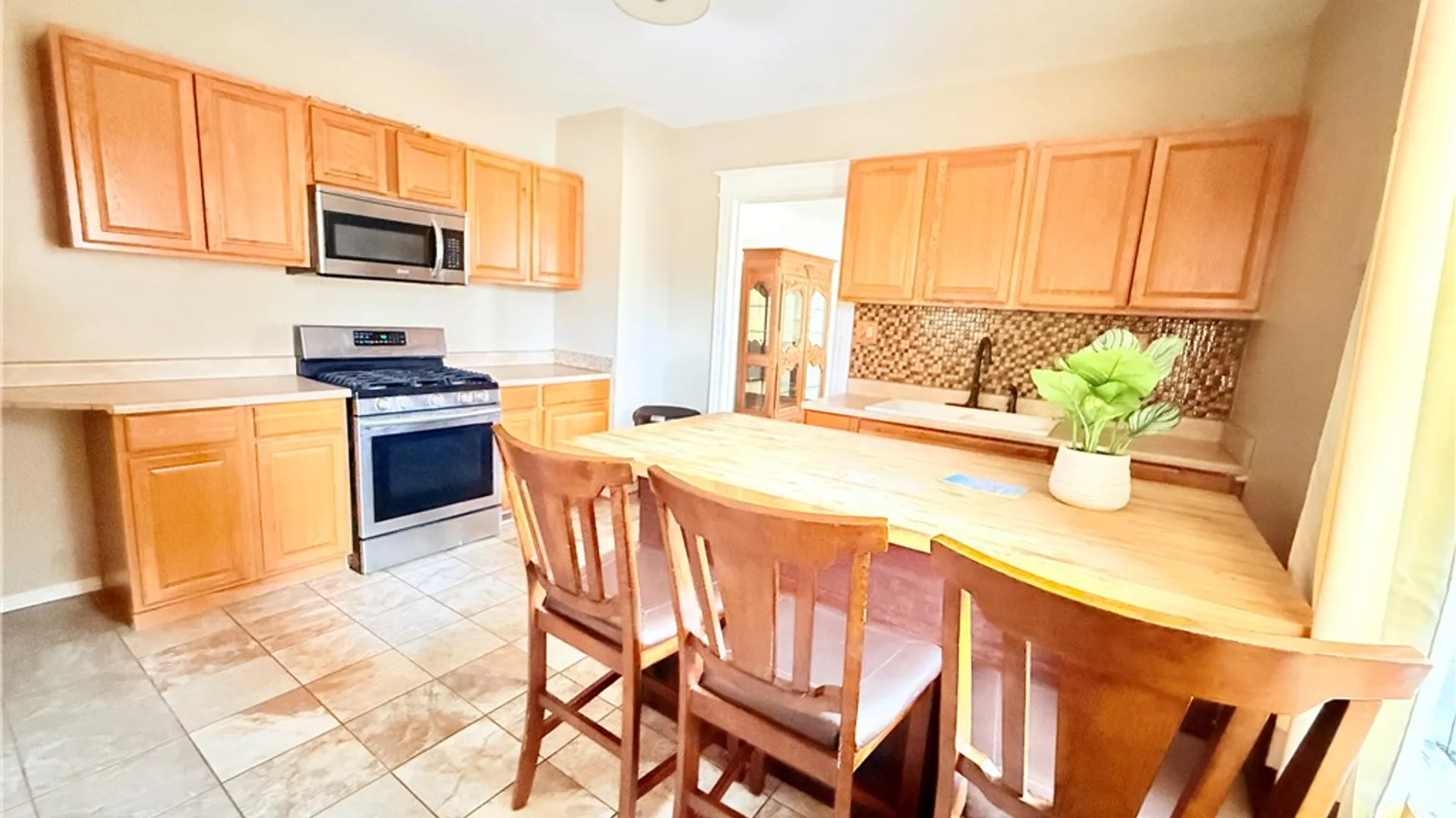 Property at 948 Monroe Avenue, Rochester, NY 14607 8