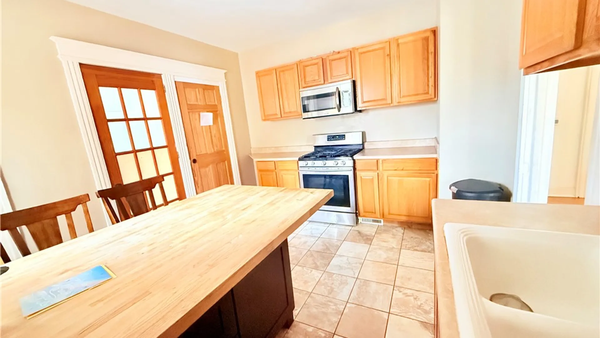 Property at 948 Monroe Avenue, Rochester, NY 14607 9