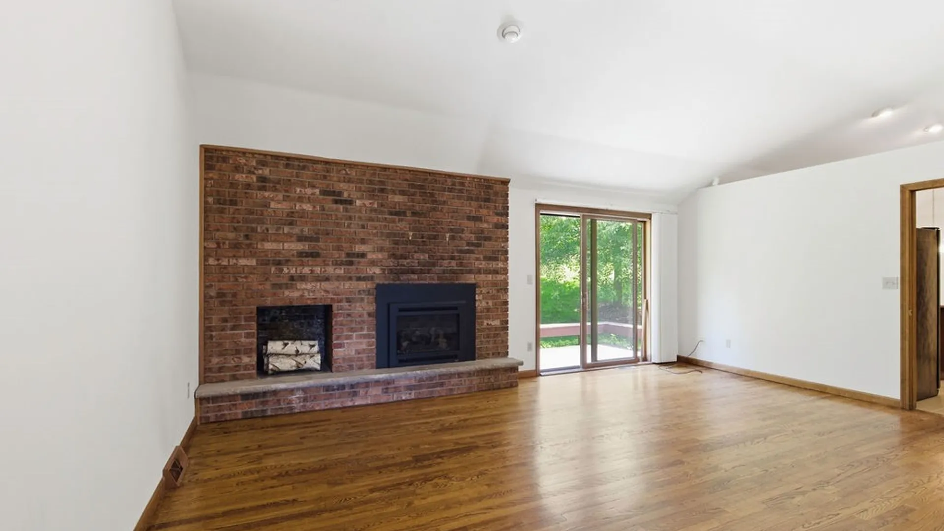 Property at 2 Woodview Terrace, Manlius, NY 13066 14
