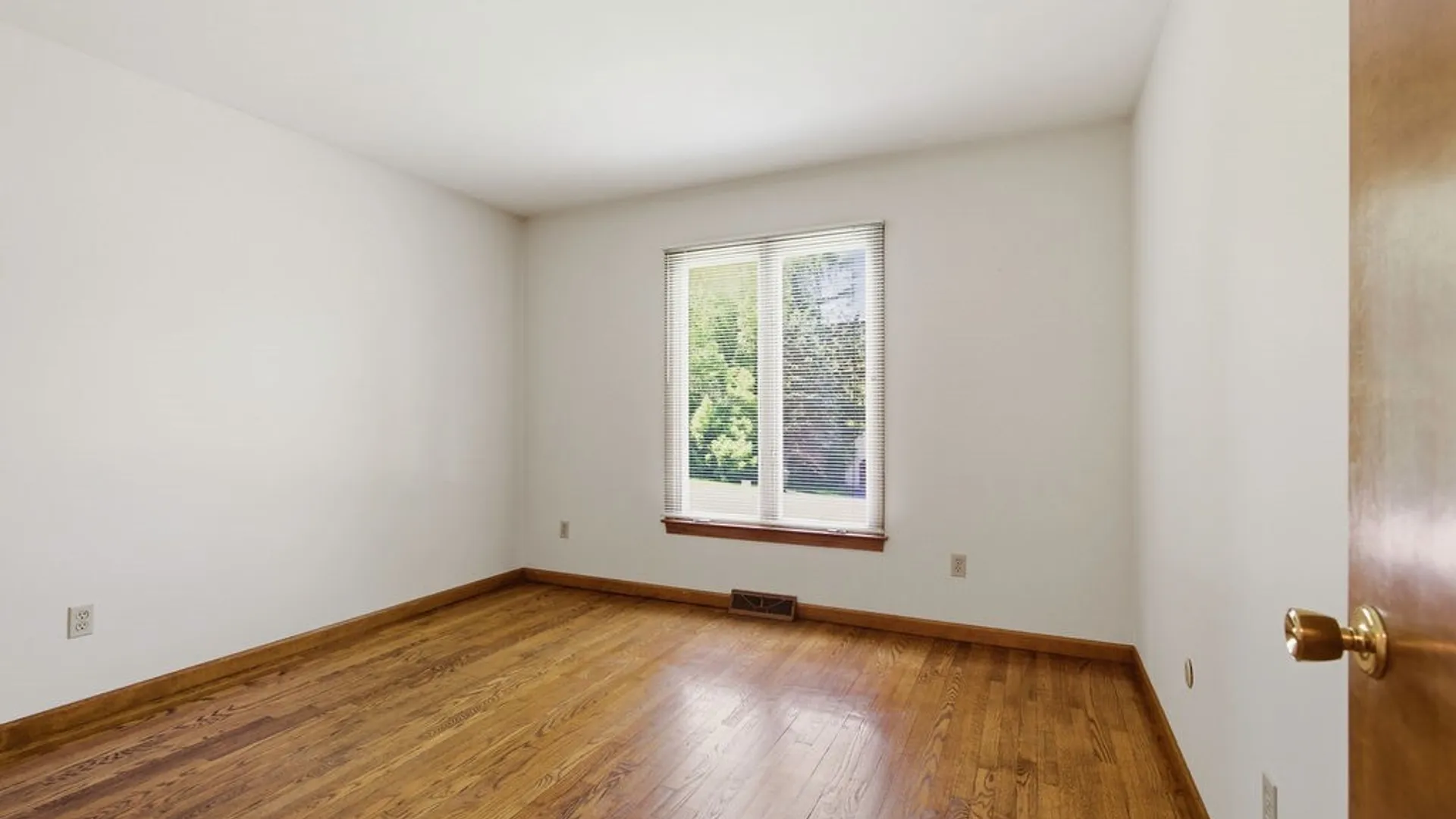 Property at 2 Woodview Terrace, Manlius, NY 13066 22