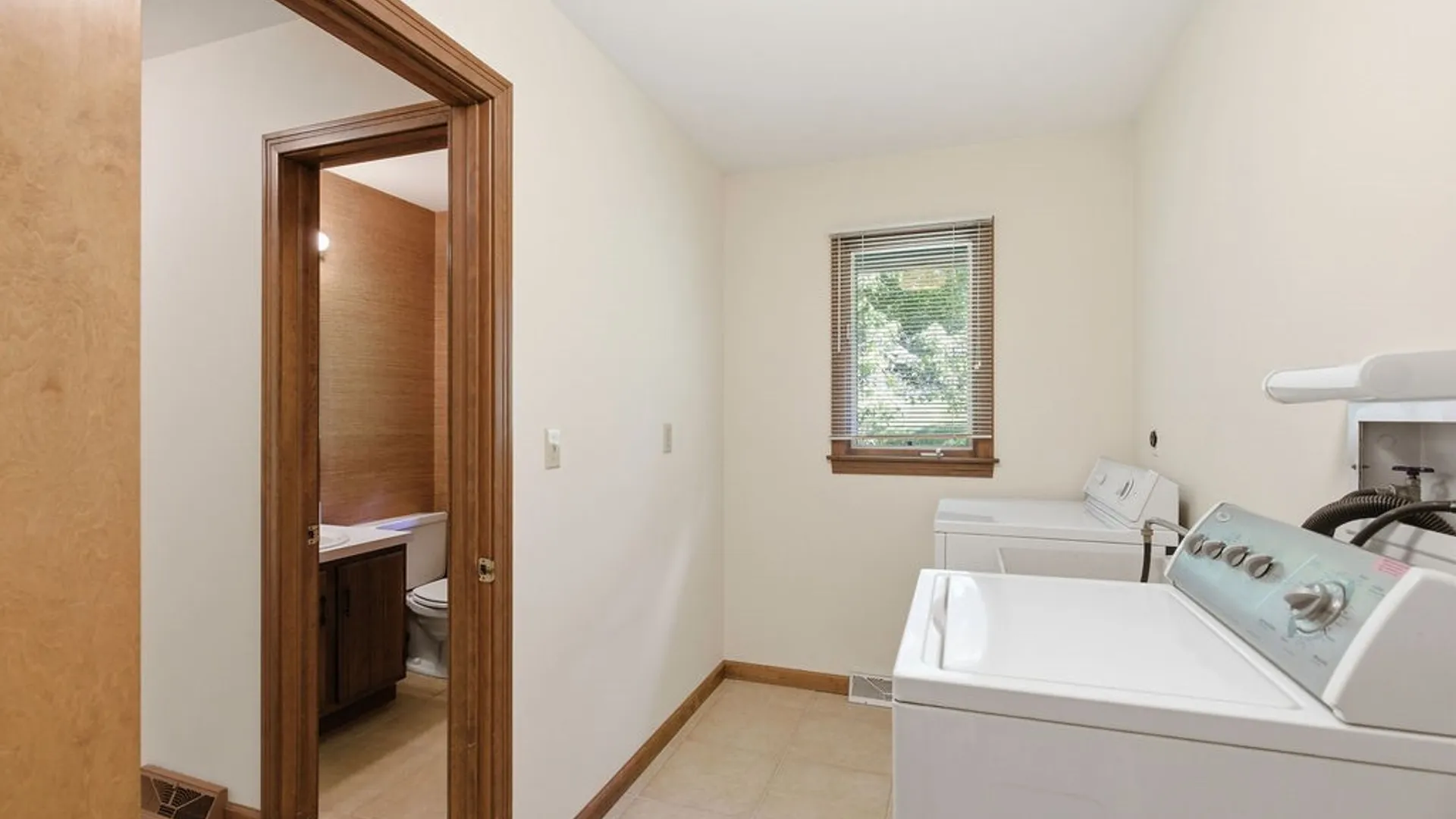 Property at 2 Woodview Terrace, Manlius, NY 13066 27