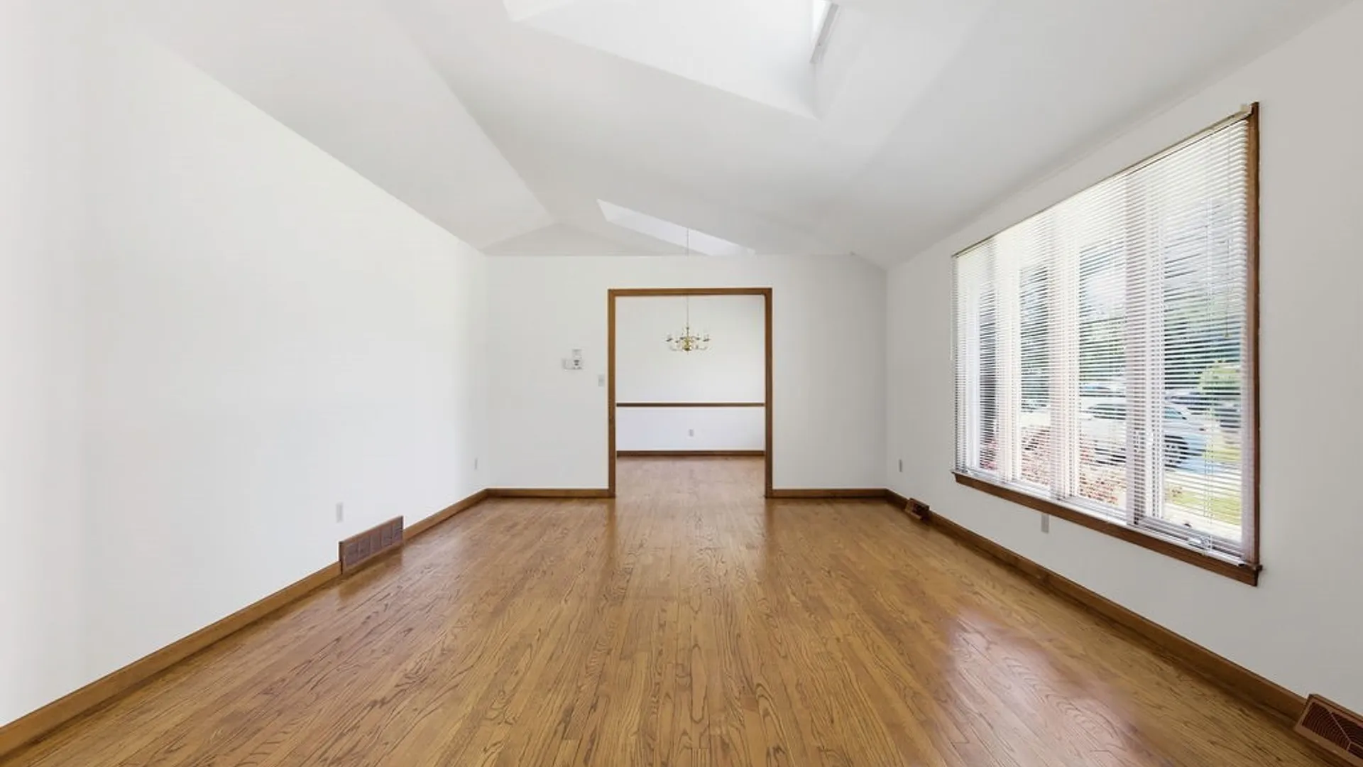 Property at 2 Woodview Terrace, Manlius, NY 13066 3