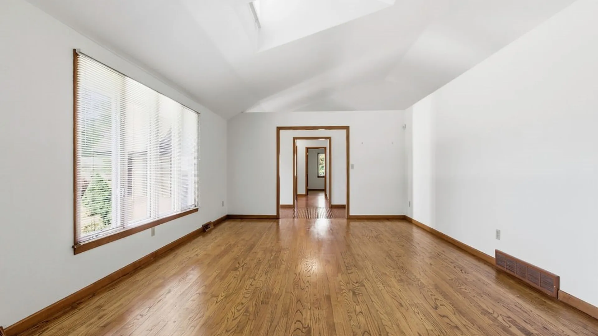 Property at 2 Woodview Terrace, Manlius, NY 13066 4