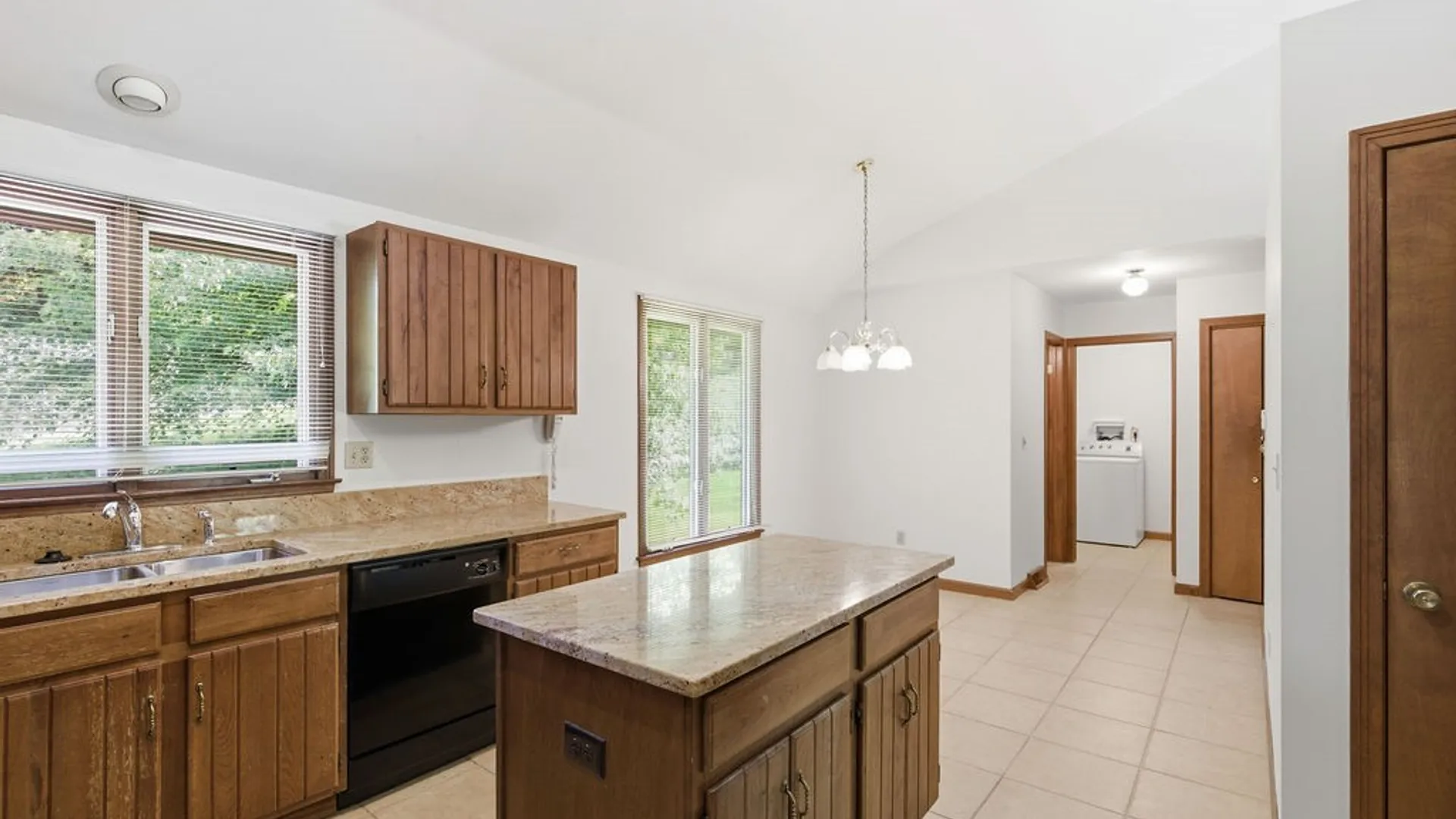 Property at 2 Woodview Terrace, Manlius, NY 13066 7