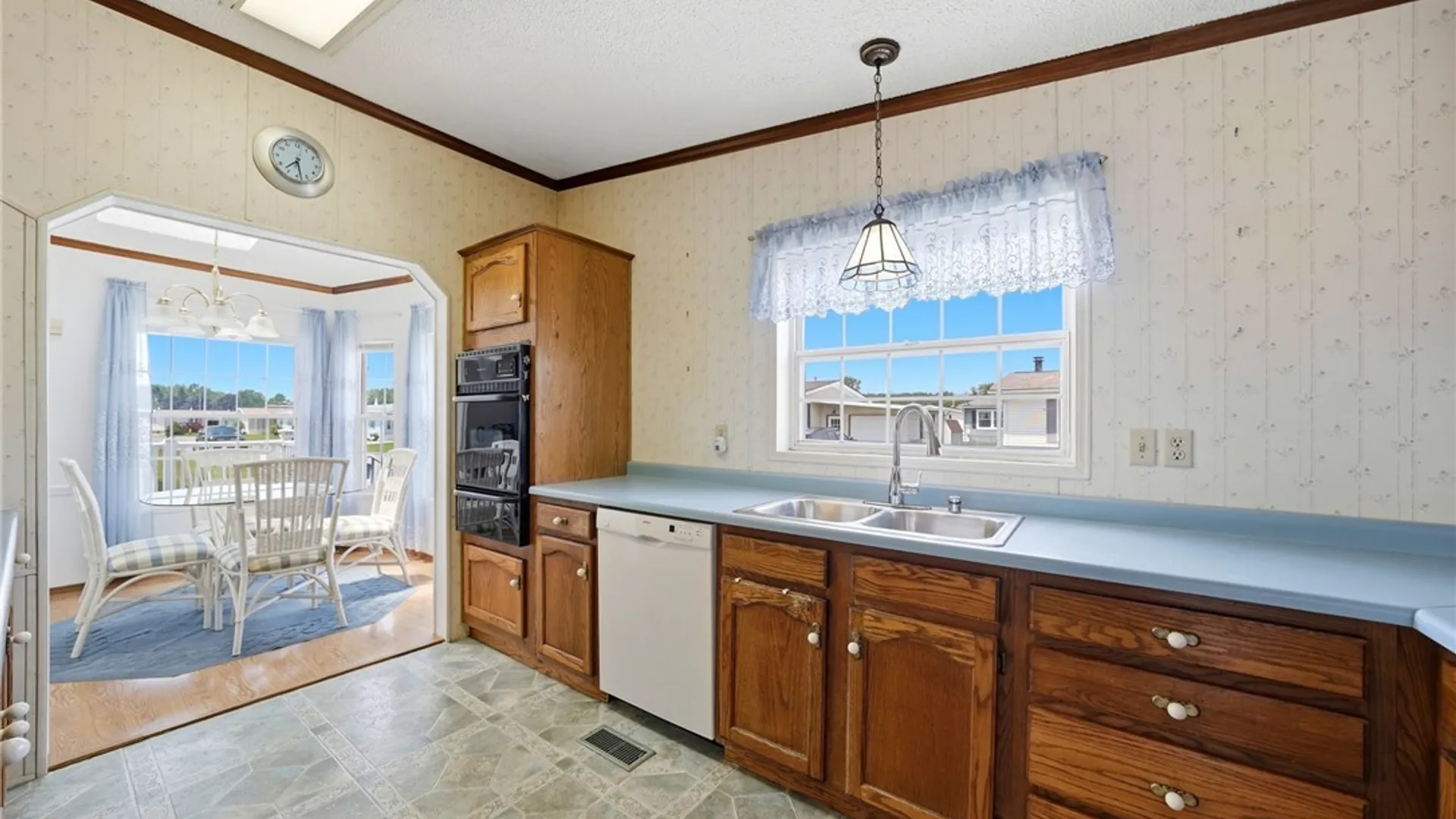 Property at 22 Cypress Road, Cheektowaga, NY 14227 12