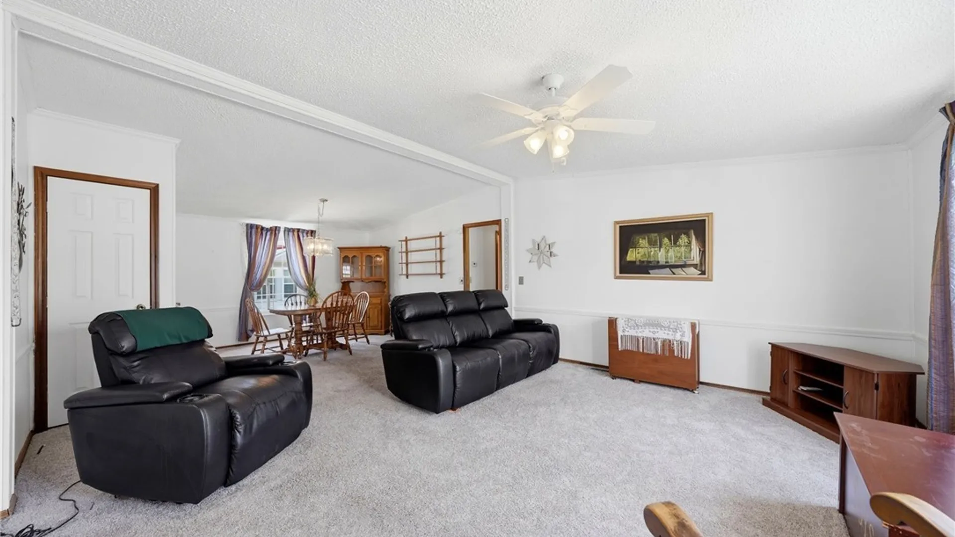 Property at 22 Cypress Road, Cheektowaga, NY 14227 4