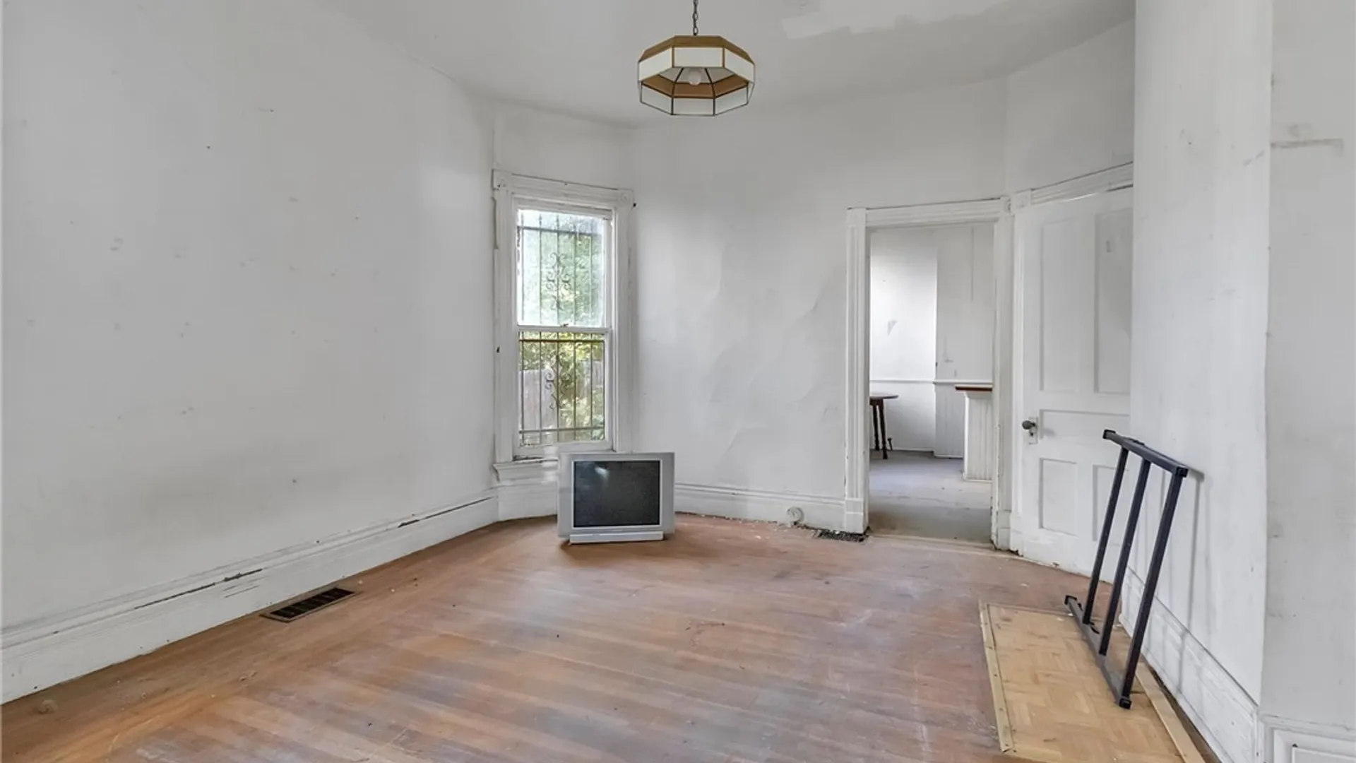 Property at 162 Normal Avenue, Buffalo, NY 14213 10