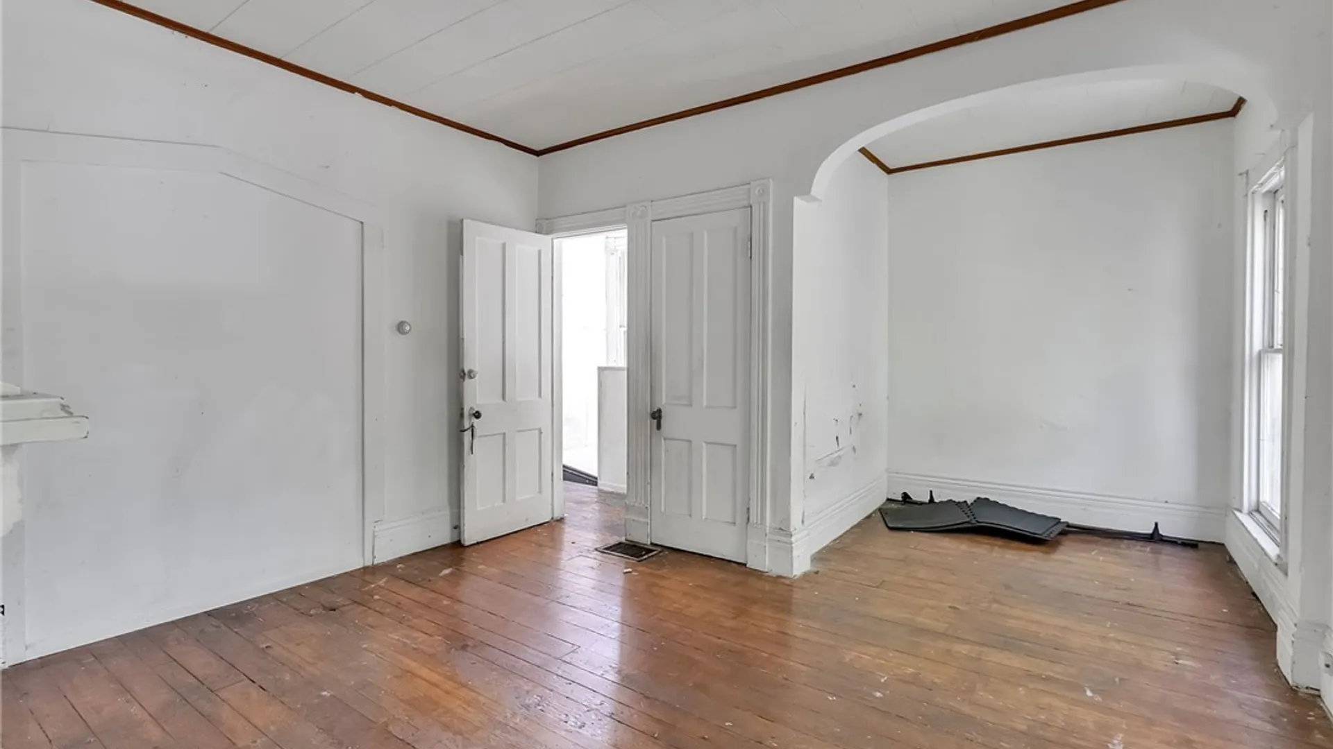 Property at 162 Normal Avenue, Buffalo, NY 14213 28
