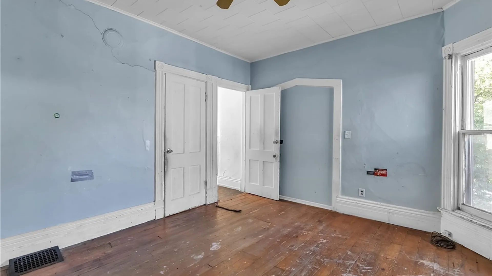 Property at 162 Normal Avenue, Buffalo, NY 14213 32
