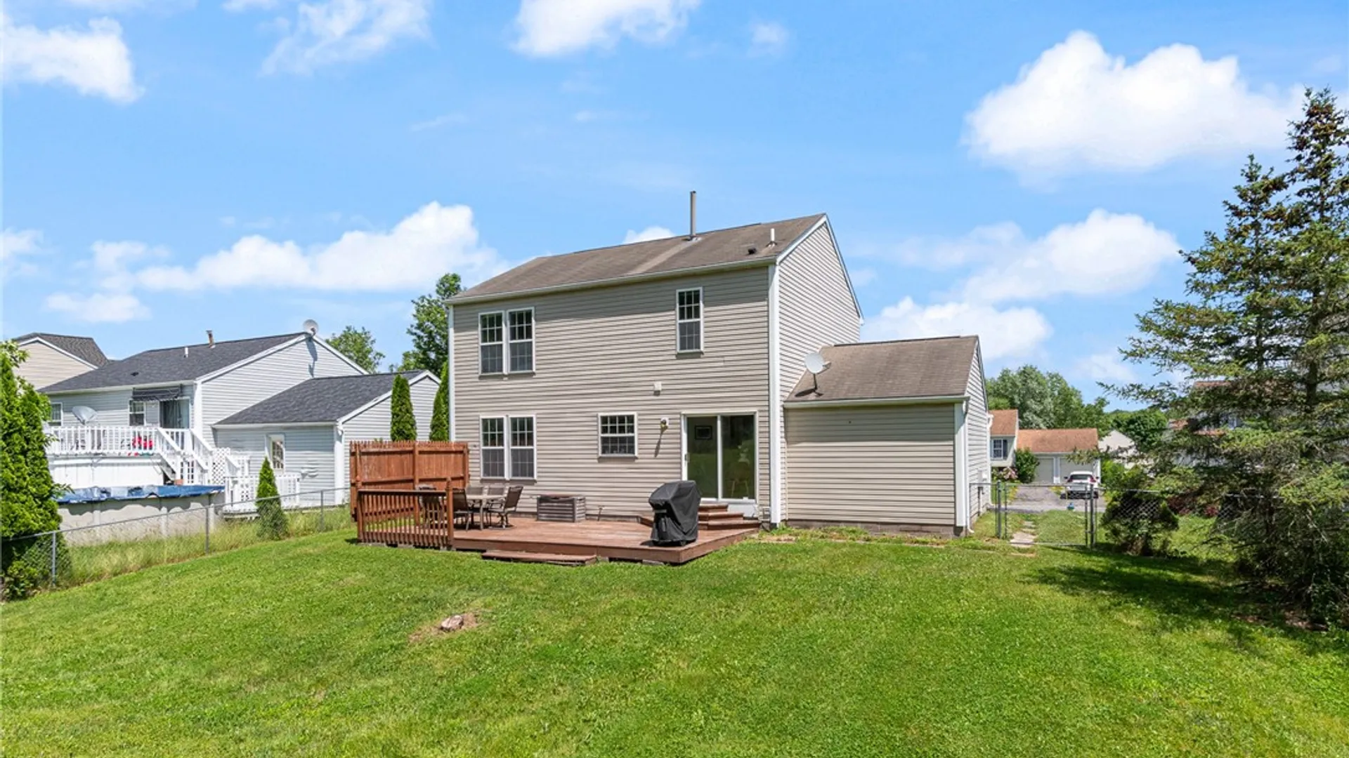 Property at 3331 Eagles Roost Lane, Walworth, NY 14502 4