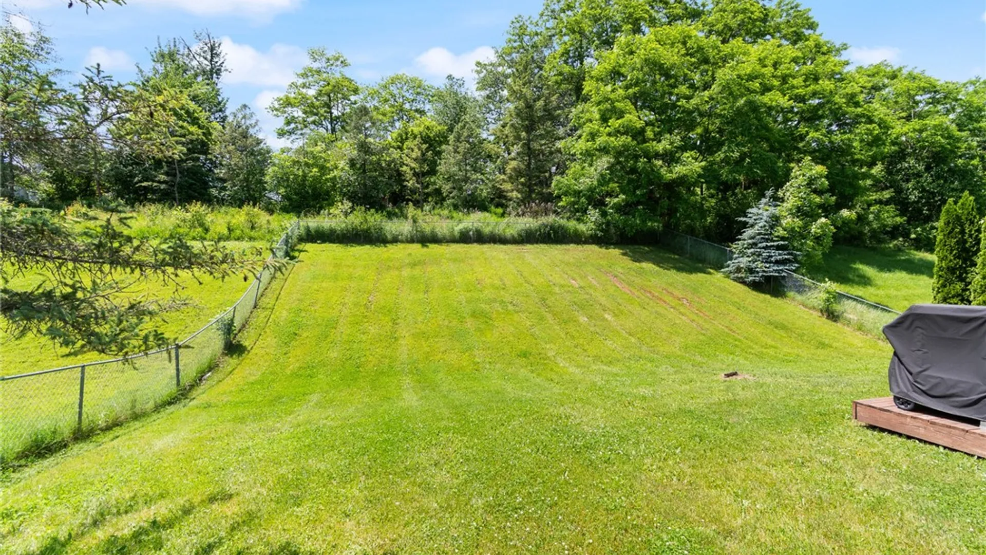 Property at 3331 Eagles Roost Lane, Walworth, NY 14502 7