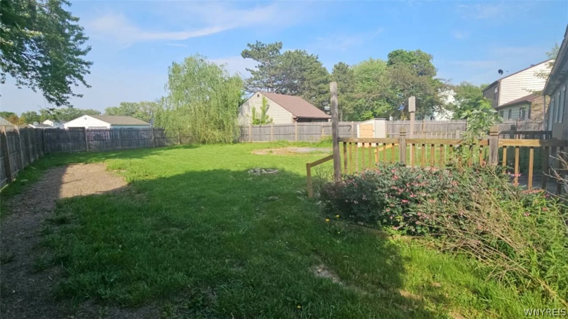 Property at 359 Ridgewood Circle, Lackawanna, NY 14218 21