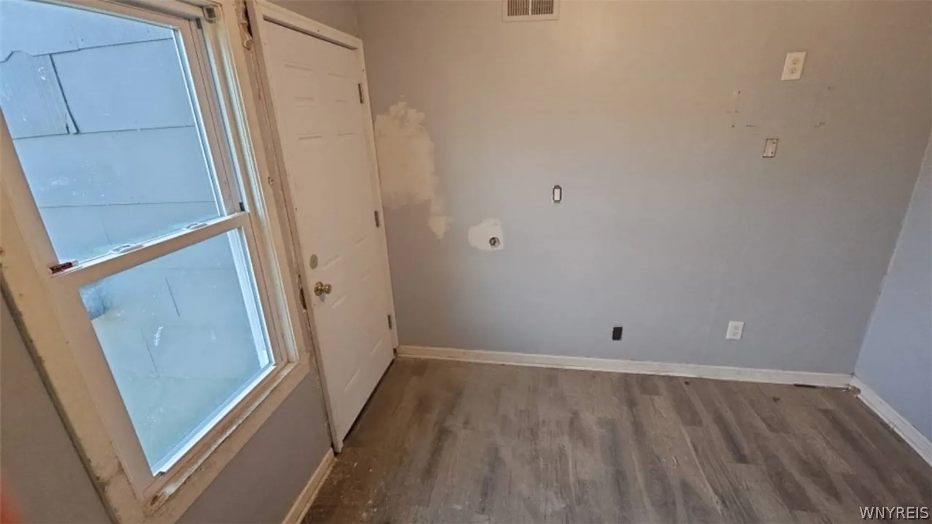 Property at 359 Ridgewood Circle, Lackawanna, NY 14218 8