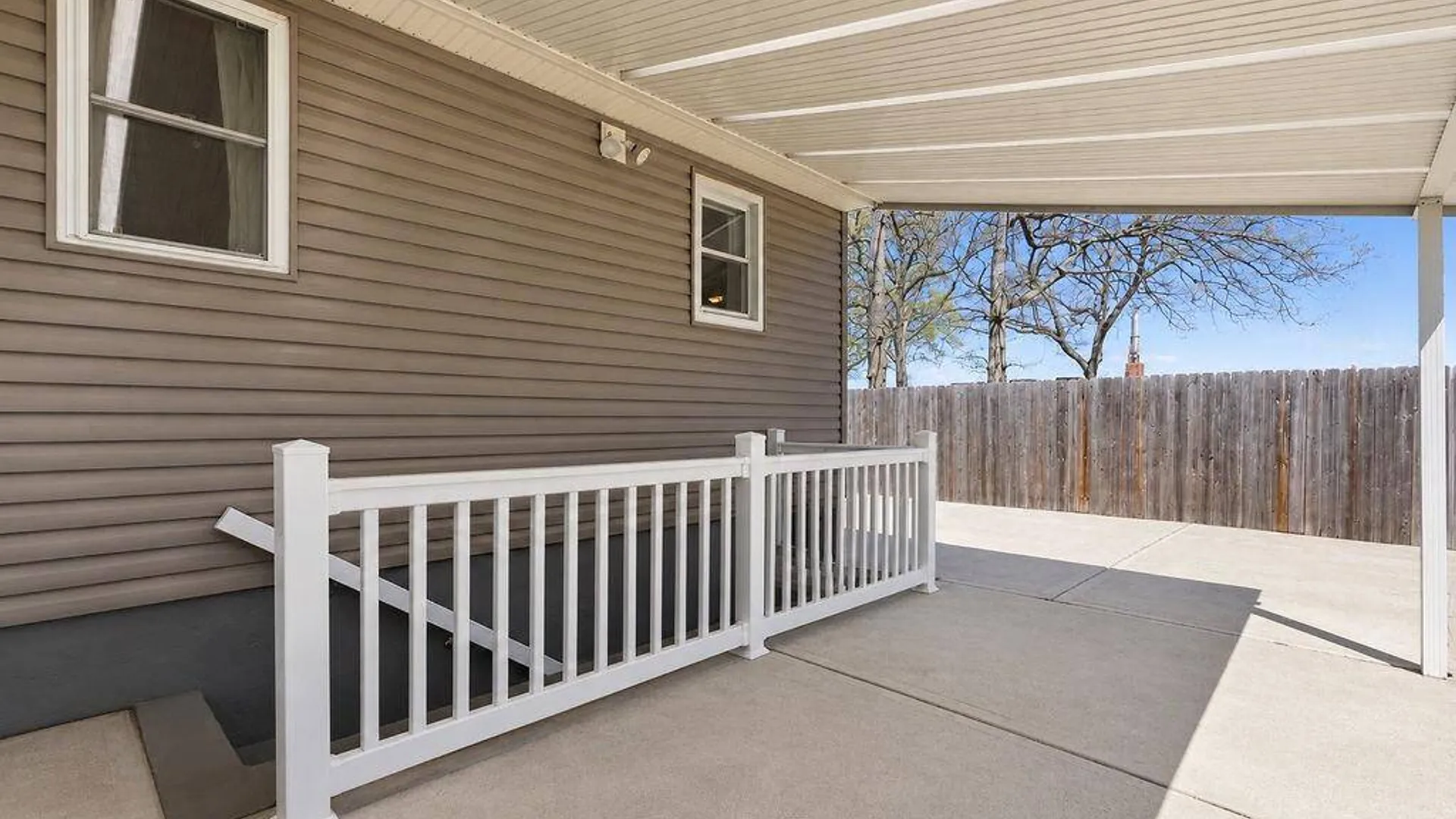 Property at 89 Parliament Place, North Babylon, NY 11703 19