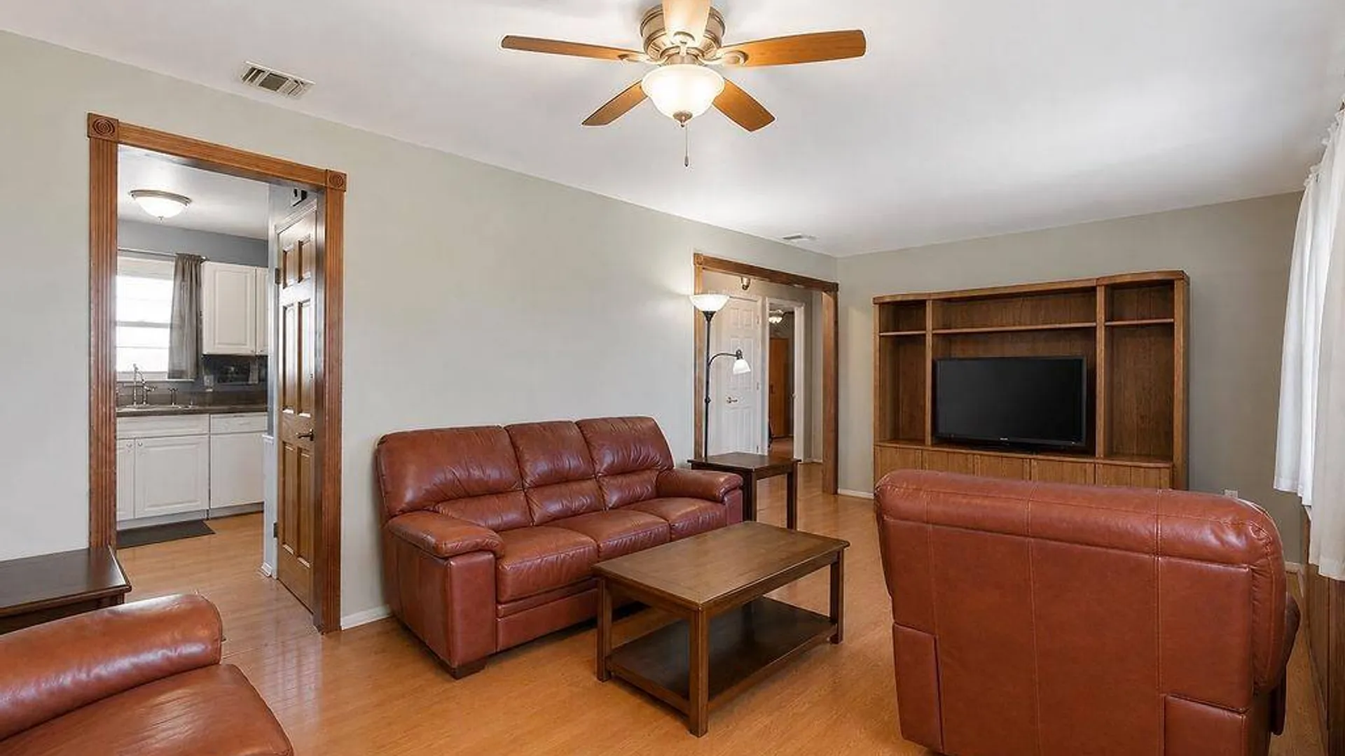 Property at 89 Parliament Place, North Babylon, NY 11703 3