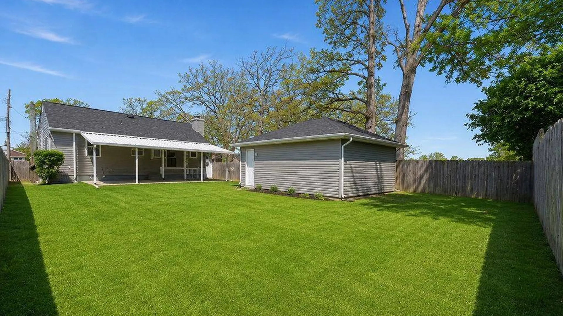 Property at 89 Parliament Place, North Babylon, NY 11703 25