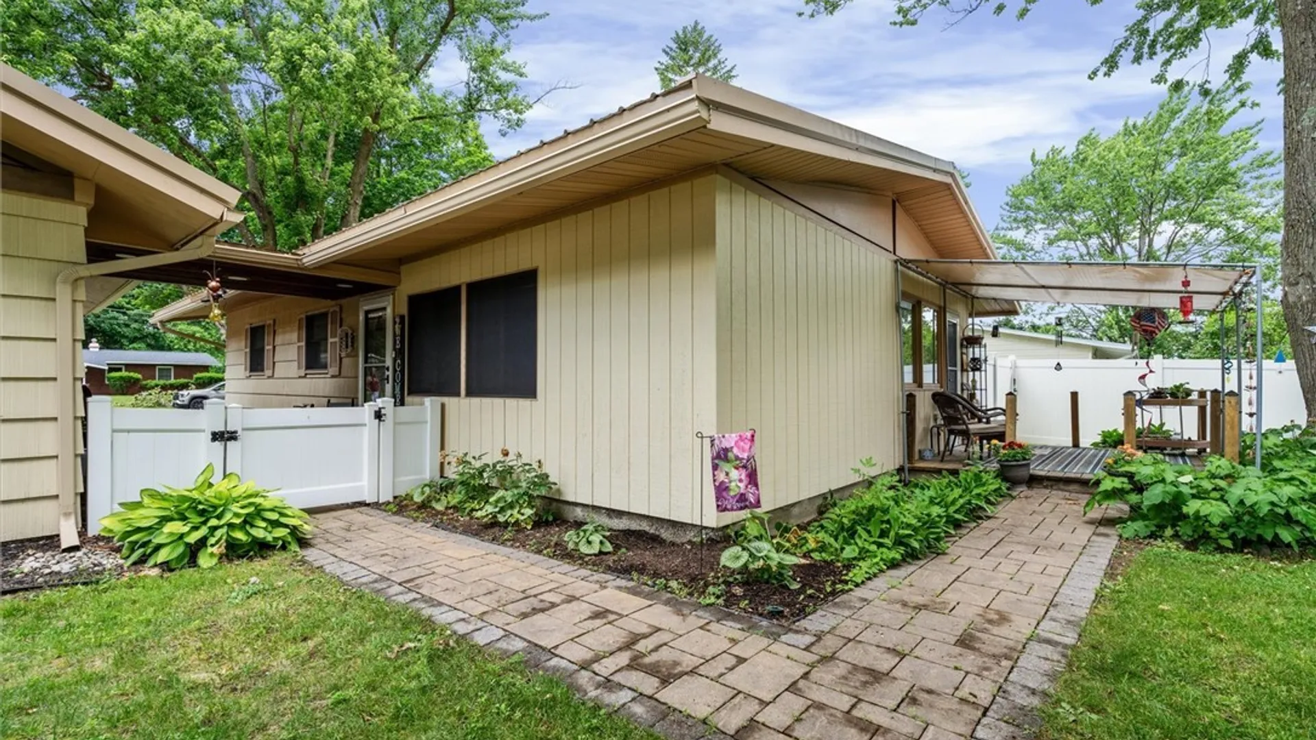 Property at 132 Barclay Road, Camillus, NY 13031 16