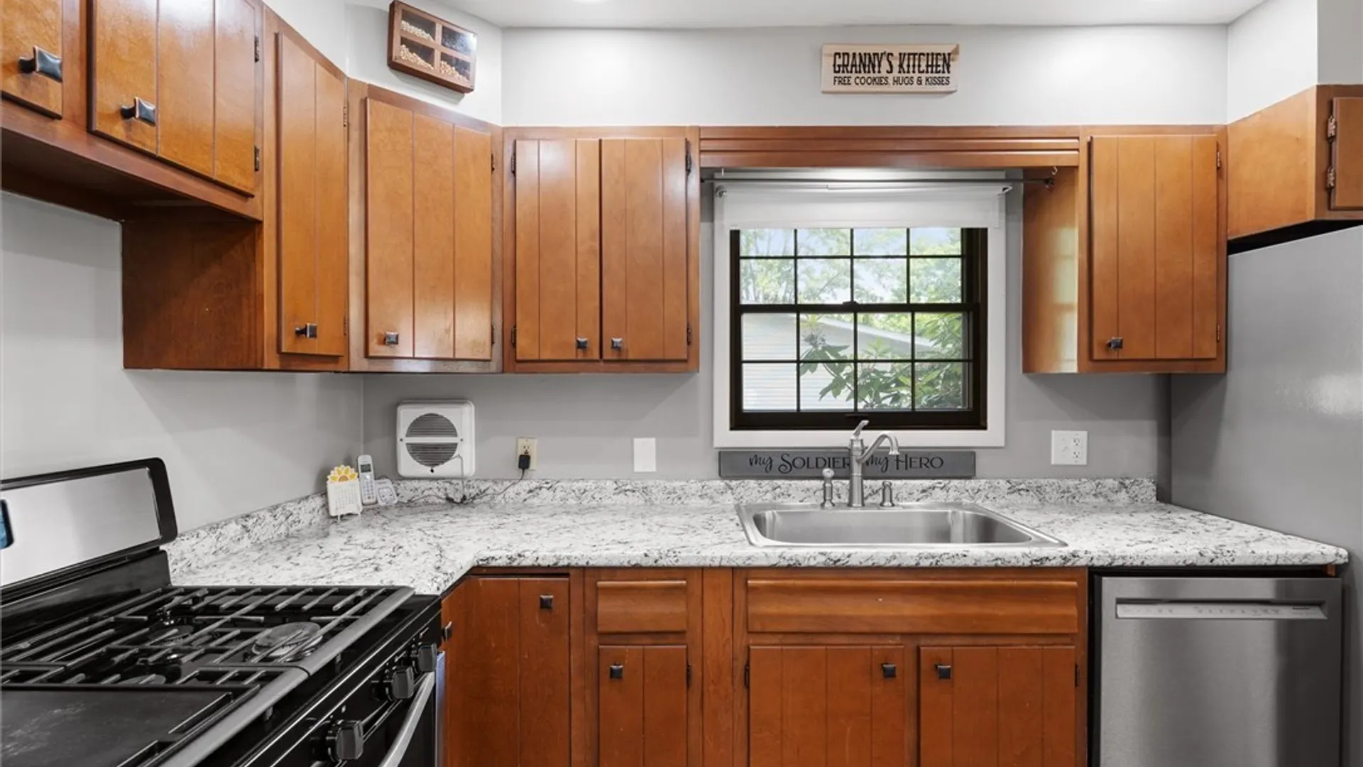 Property at 132 Barclay Road, Camillus, NY 13031 8