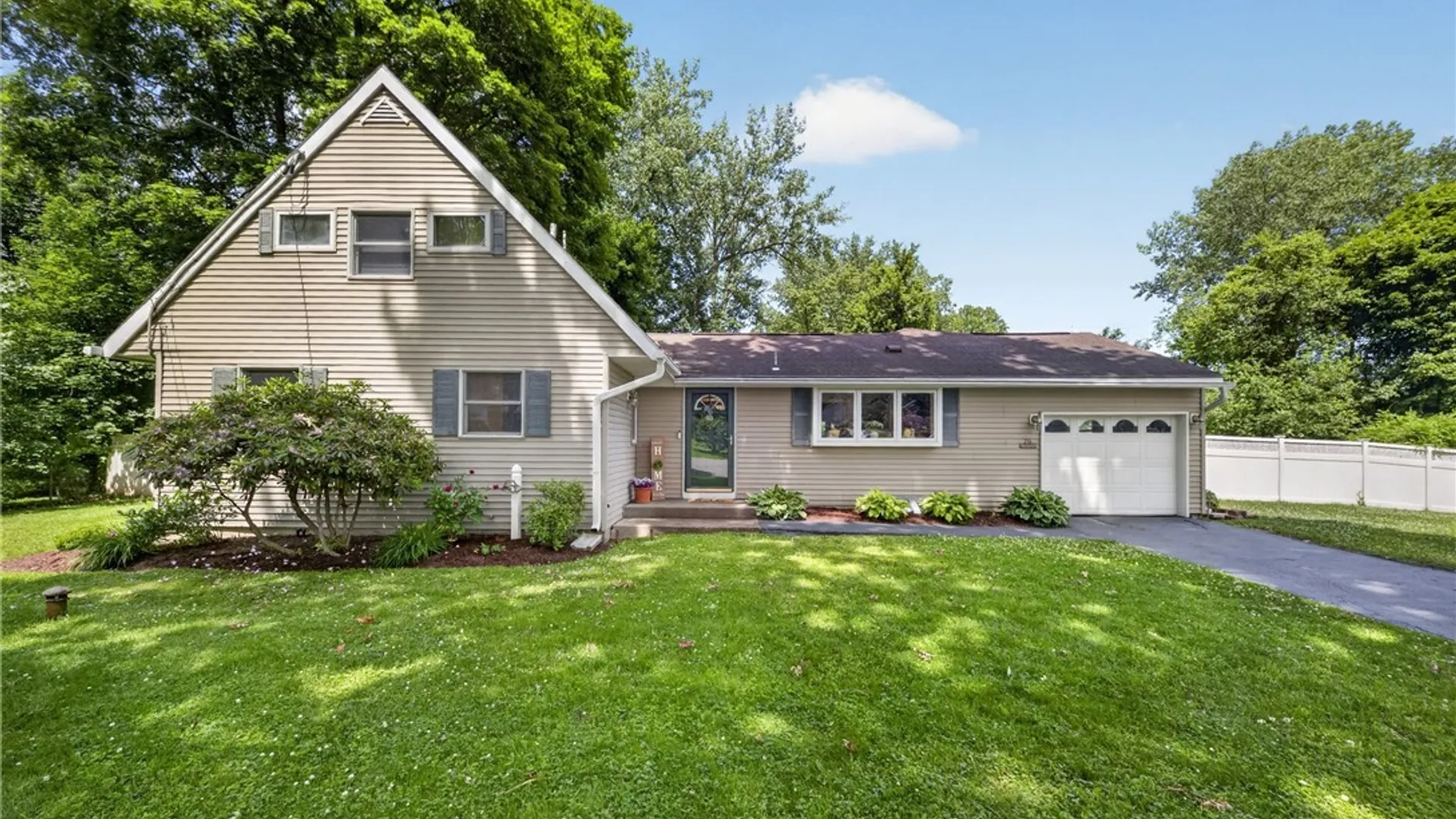 Property at 26 Apple Tree Lane, Clay, NY 13090 3