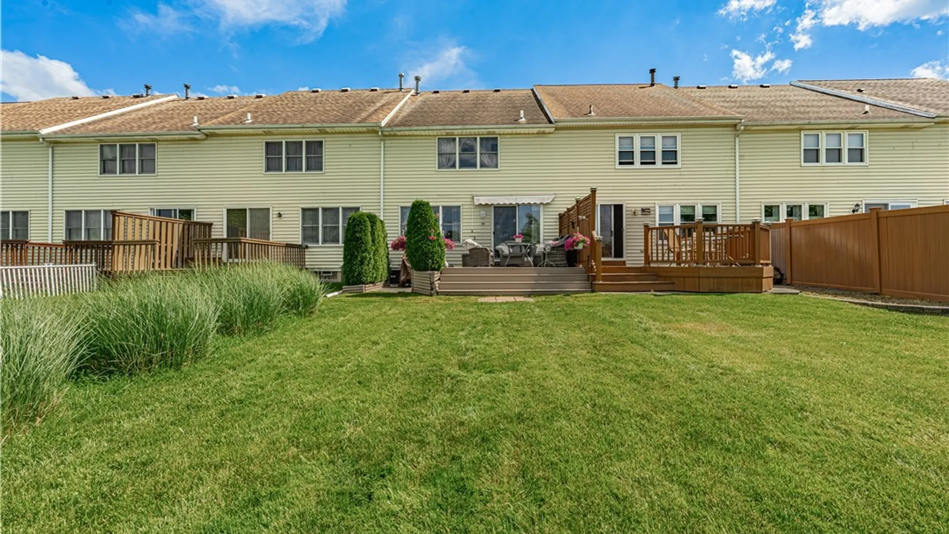 Property at 2735 Alder Creek Drive, Wheatfield, NY 14120 35