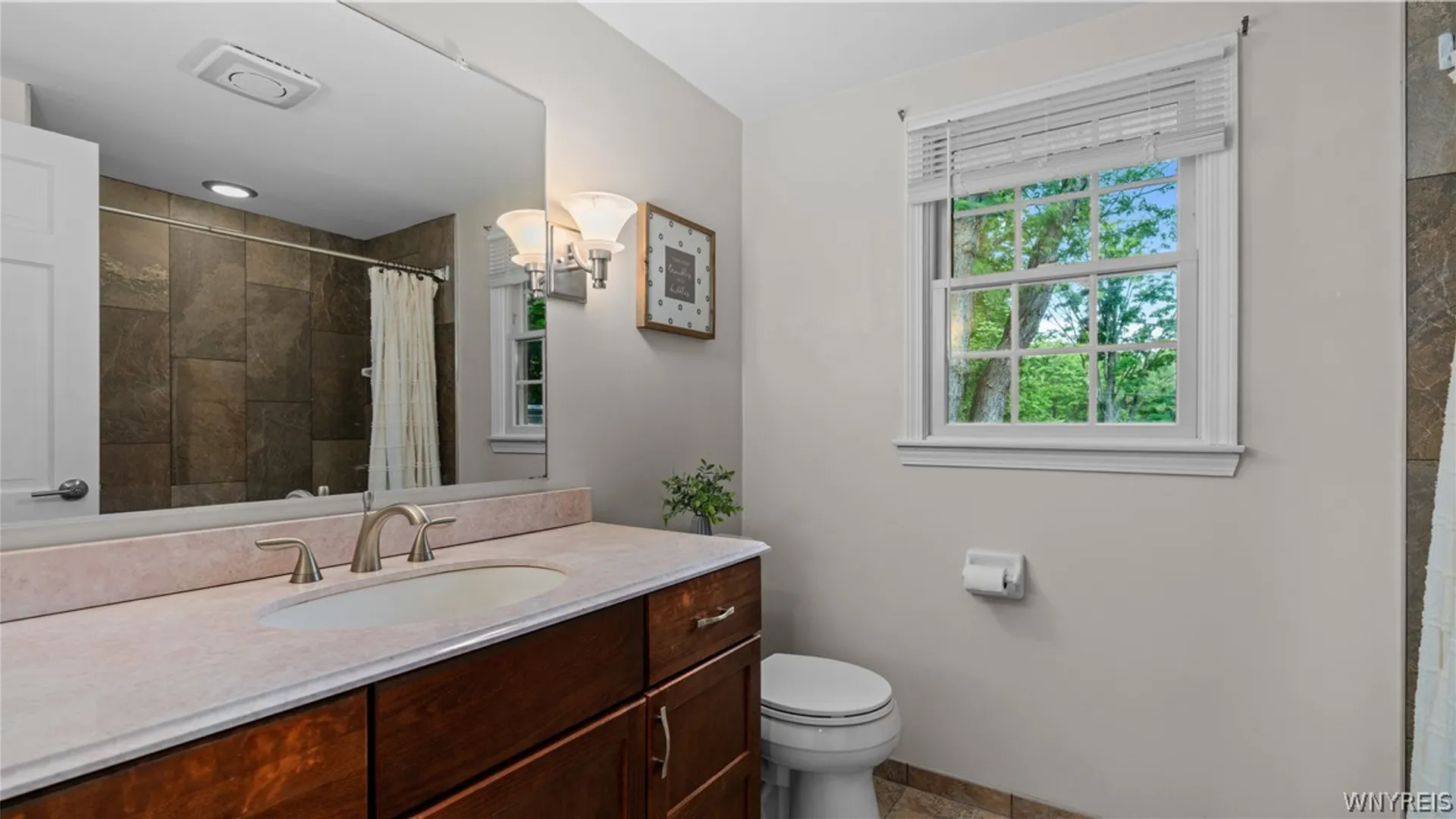 Property at 6 Stonehenge Court, Orchard Park, NY 14127 39