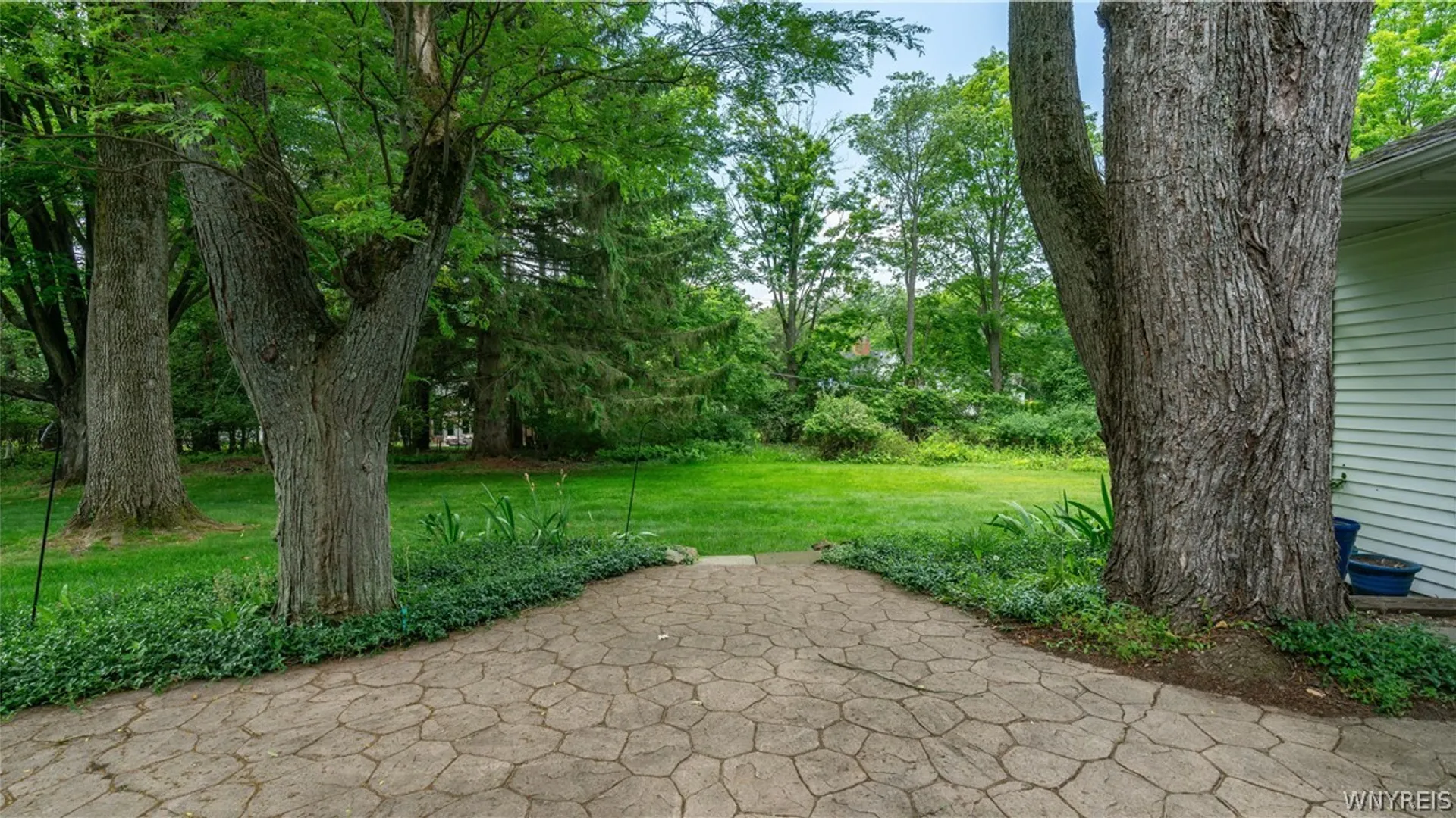 Property at 6 Stonehenge Court, Orchard Park, NY 14127 41