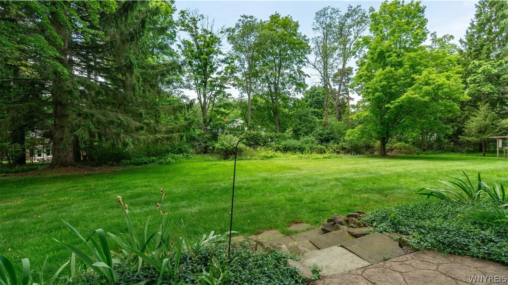 Property at 6 Stonehenge Court, Orchard Park, NY 14127 44
