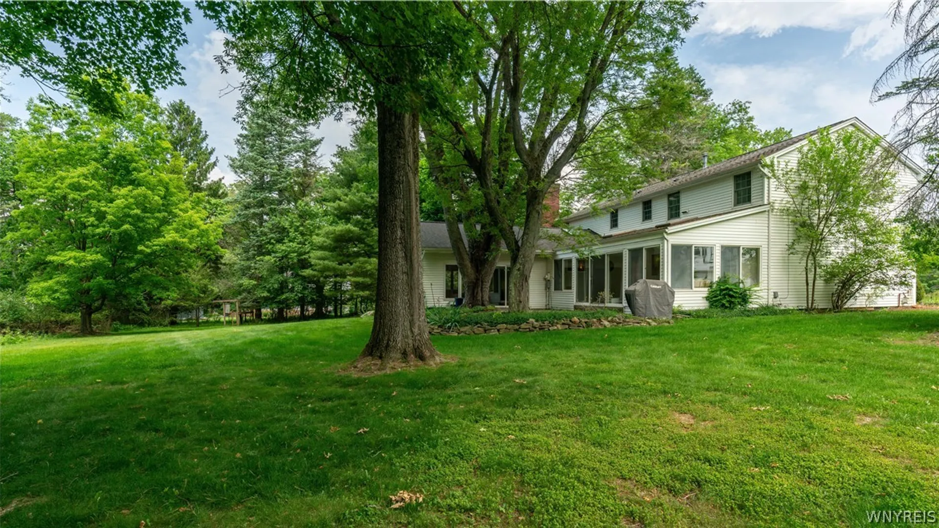 Property at 6 Stonehenge Court, Orchard Park, NY 14127 45