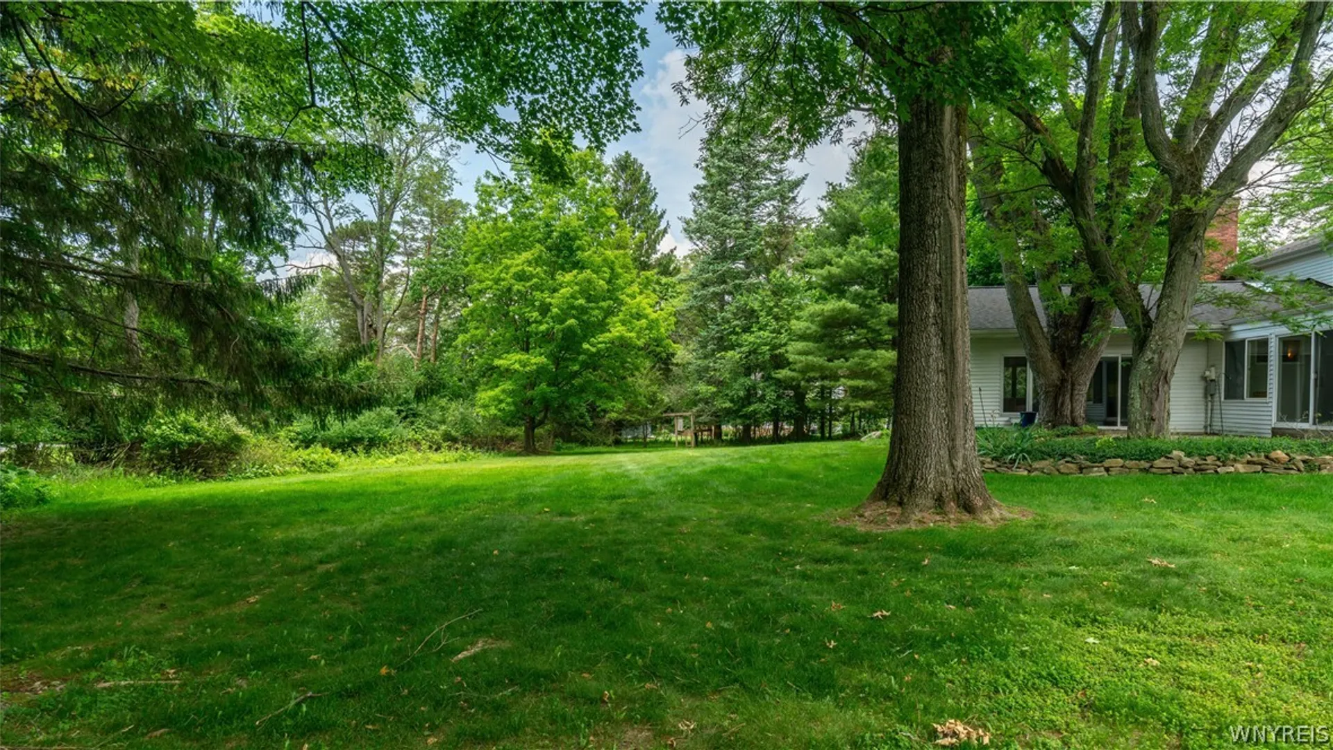 Property at 6 Stonehenge Court, Orchard Park, NY 14127 46