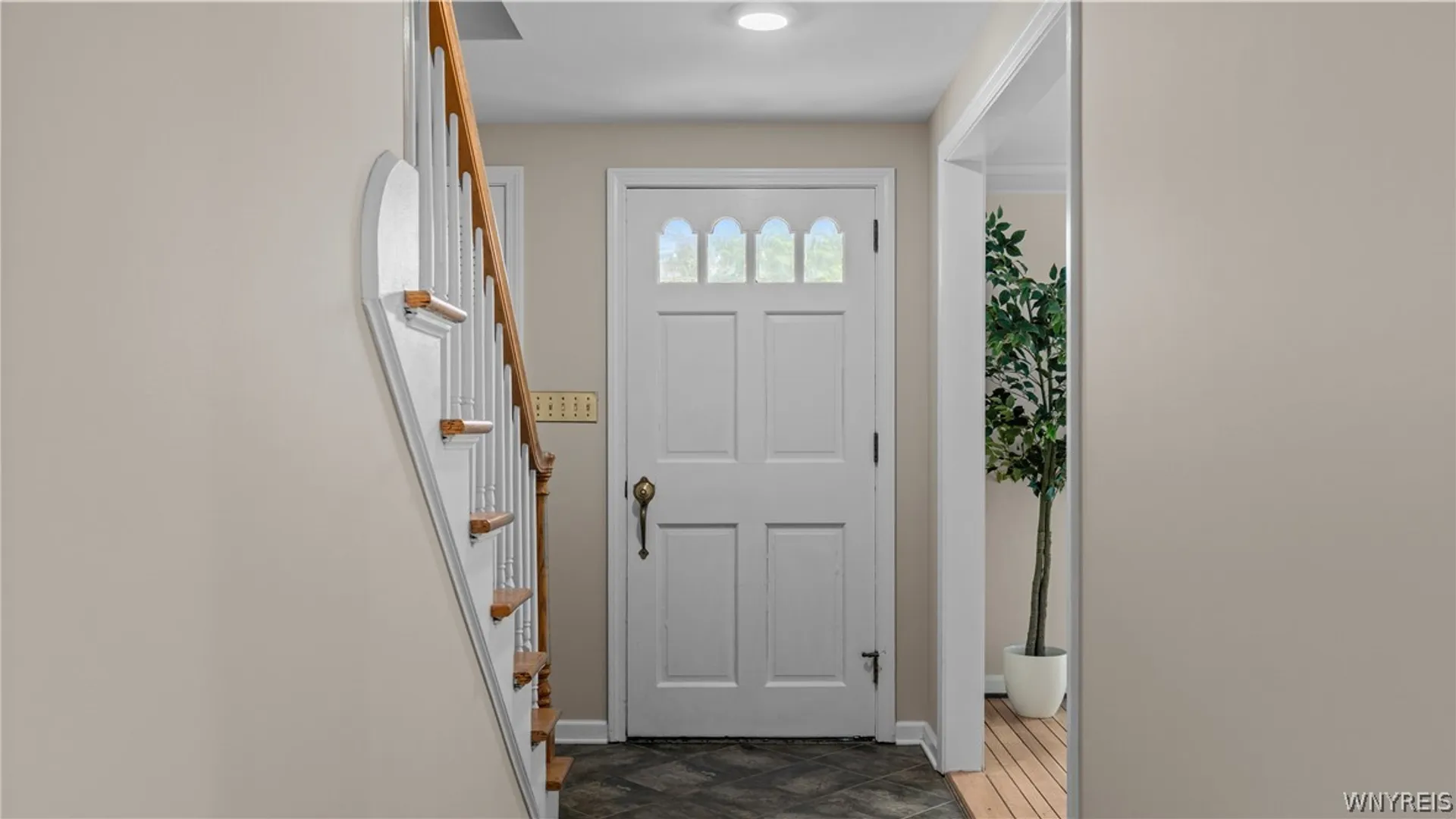 Property at 6 Stonehenge Court, Orchard Park, NY 14127 8