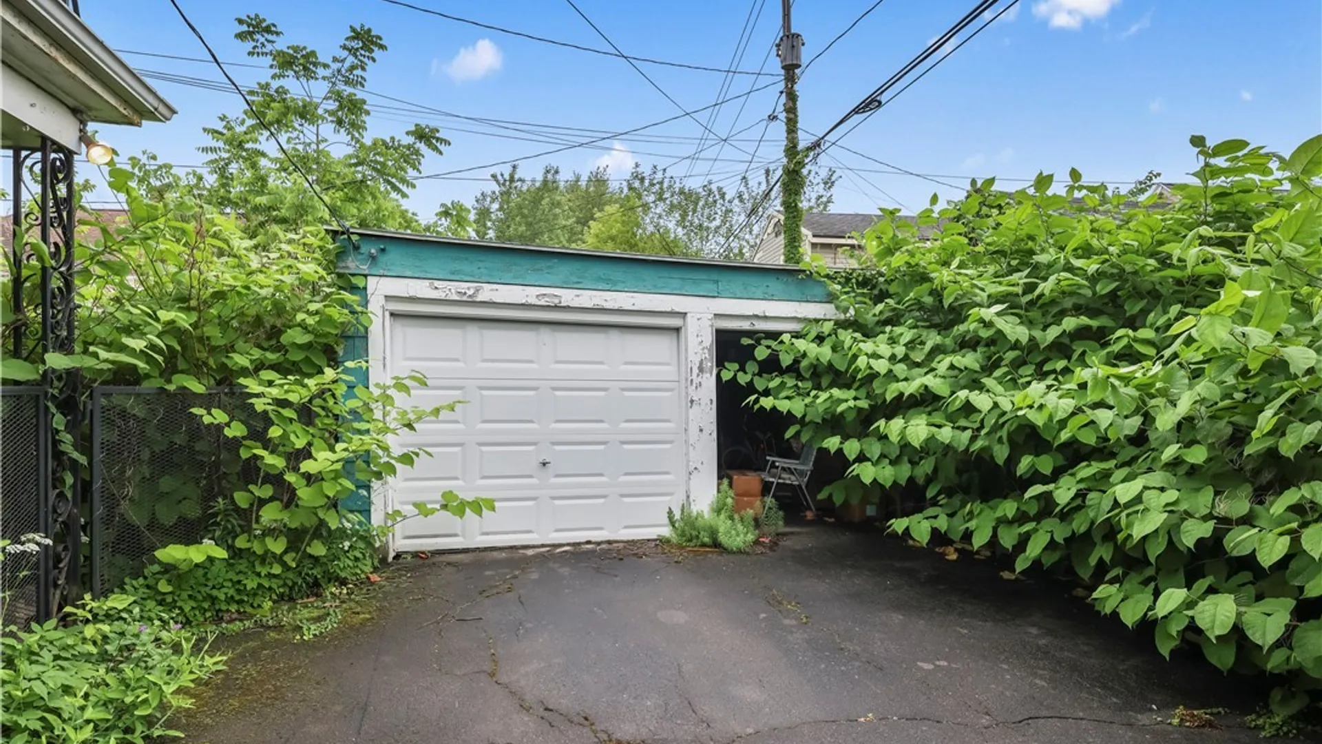 Property at 270 Comstock Avenue, Buffalo, NY 14215 25