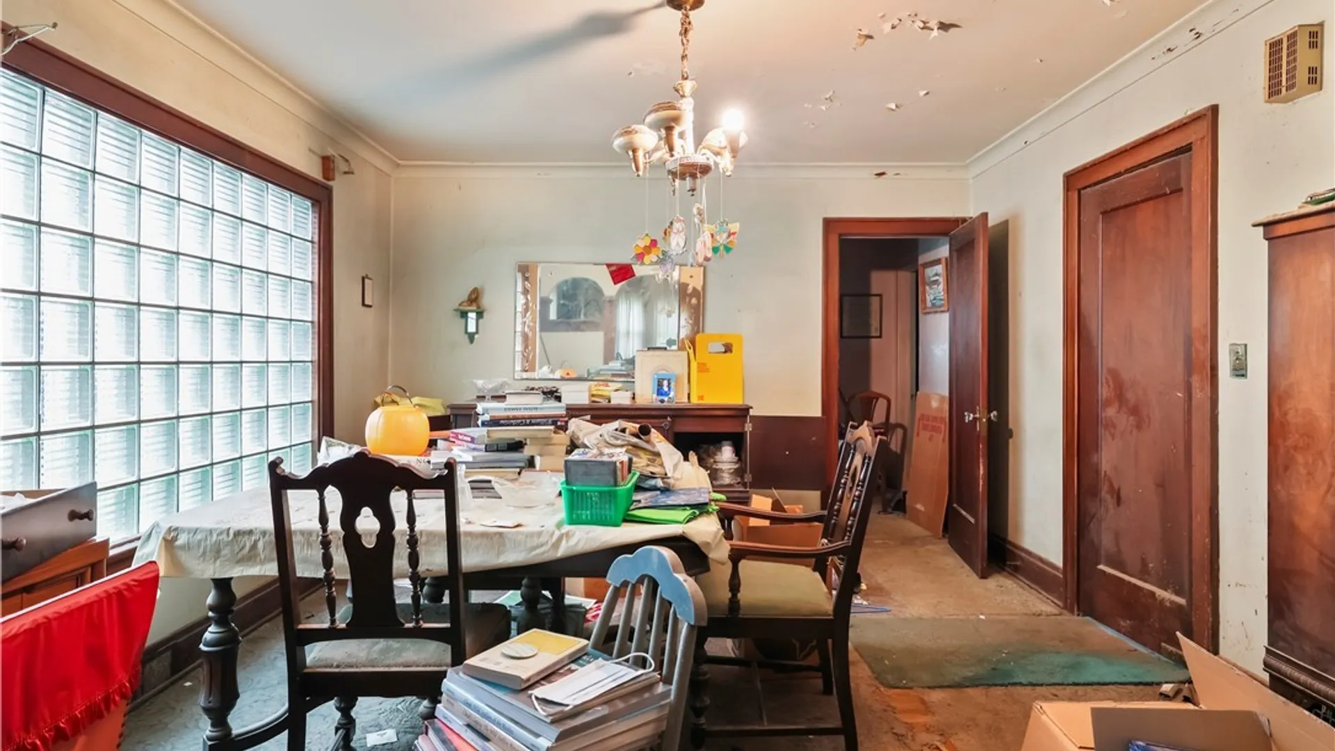 Property at 270 Comstock Avenue, Buffalo, NY 14215 7