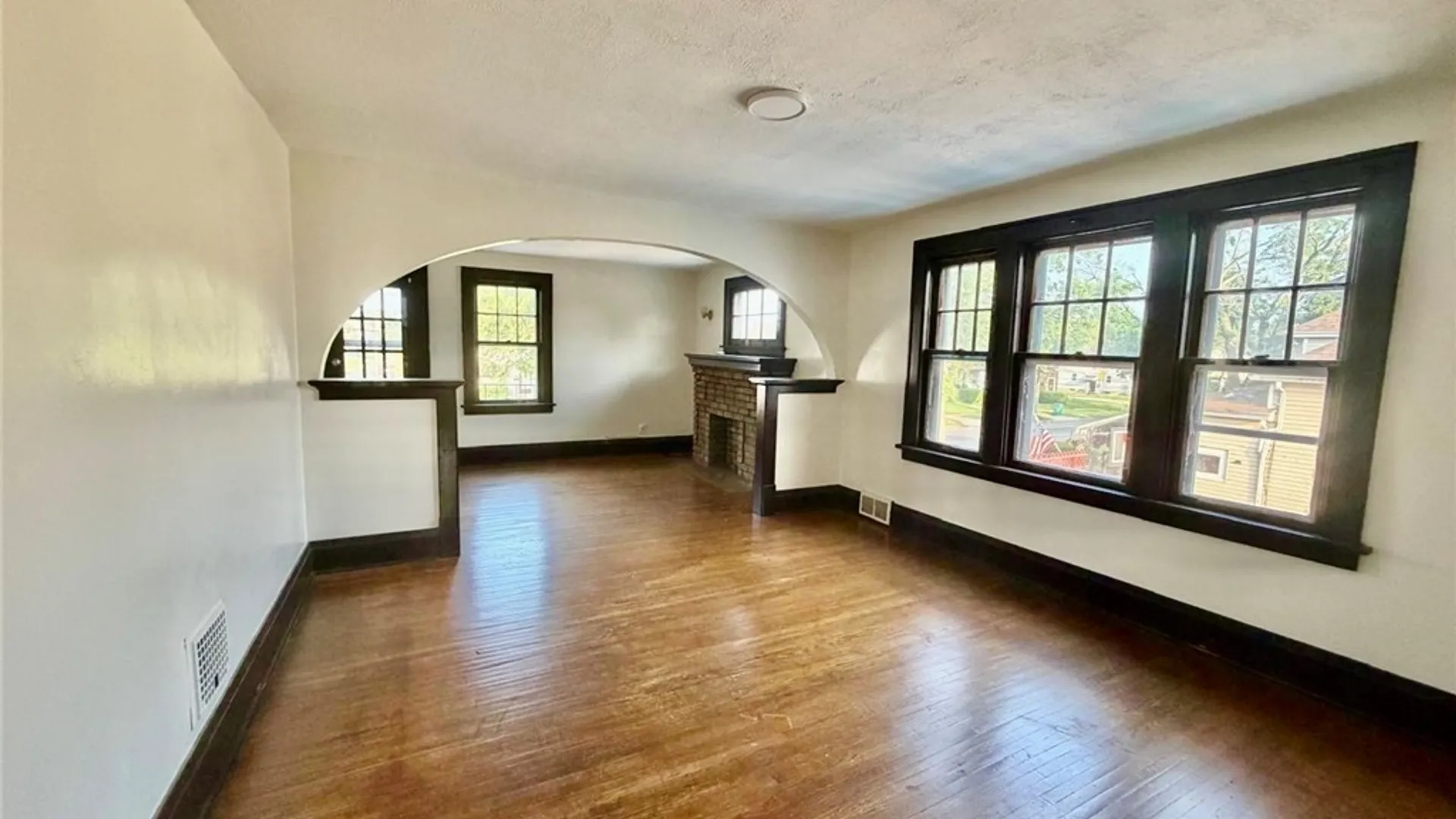 Property at 332 Parkridge Avenue, Buffalo, NY 14215 7