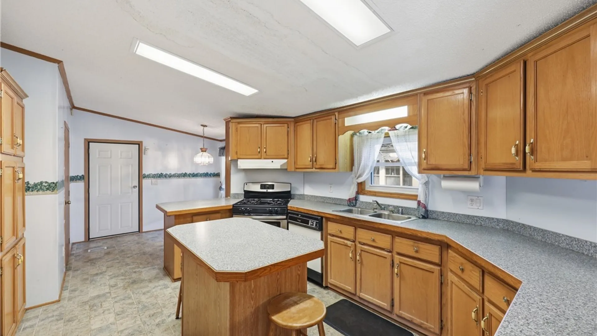 Property at 101 Golden Pond, Newstead, NY 14001 7