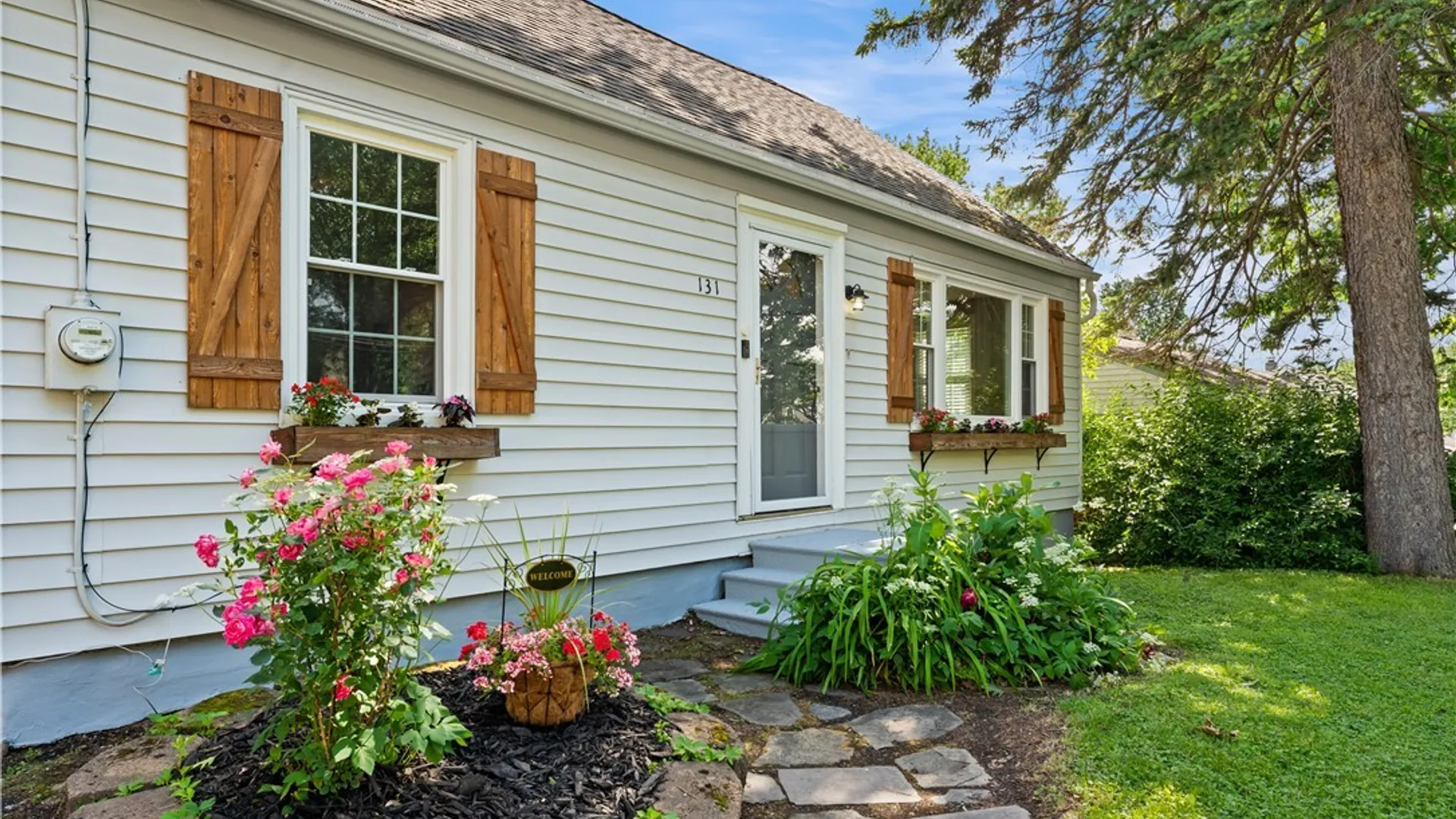 Property at 131 W Dauenhauer Street, Manlius, NY 13057 4