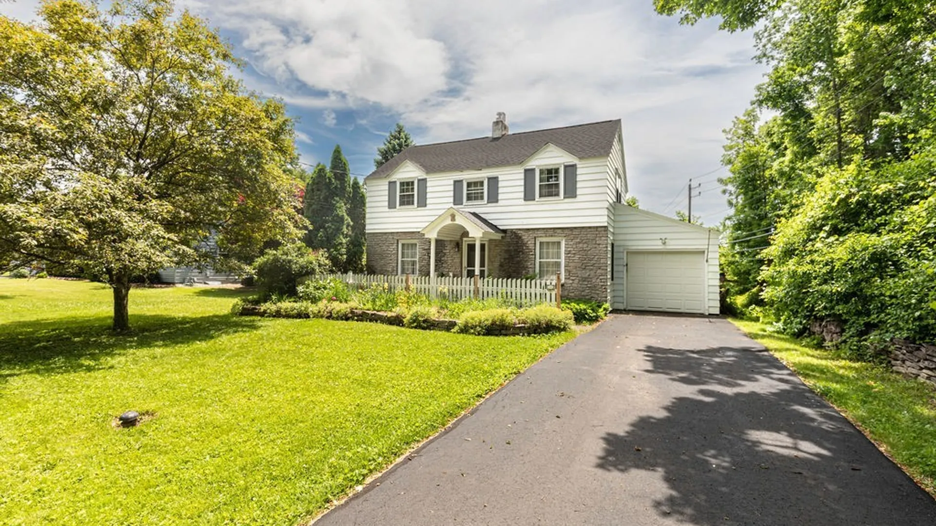 Property at 2 Lansdowne Road, DeWitt, NY 13214 46