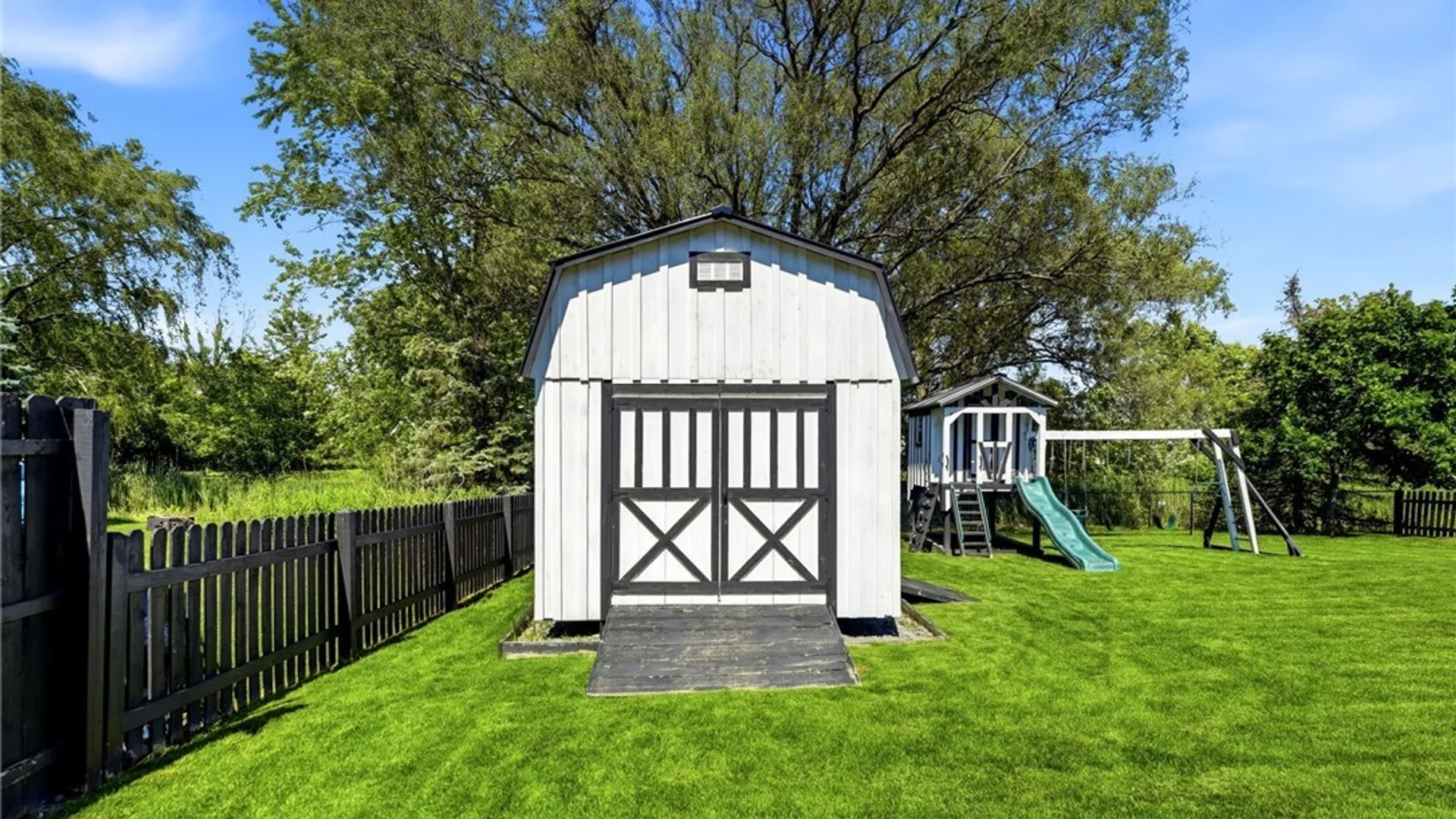Property at 269 Cardinal Lane, Grand Island, NY 14072 44