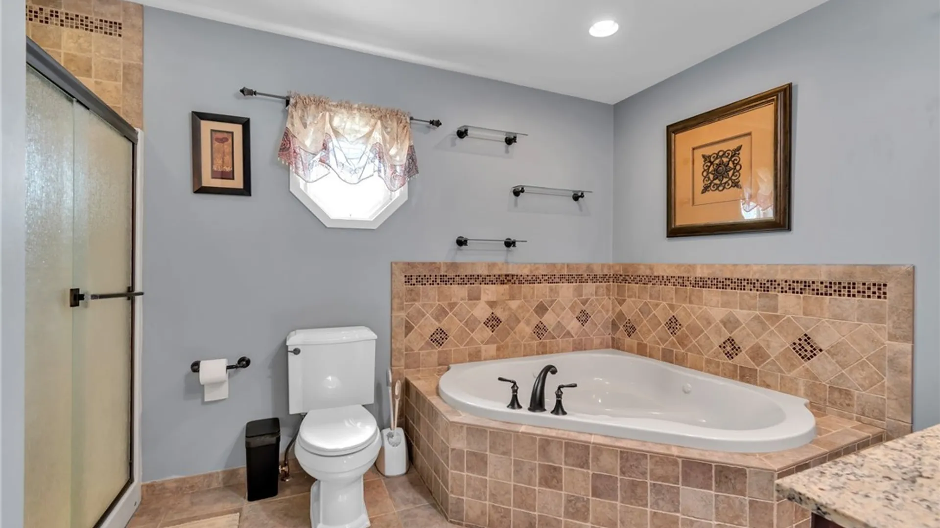 Property at 215 Summit Avenue, West Seneca, NY 14224 21