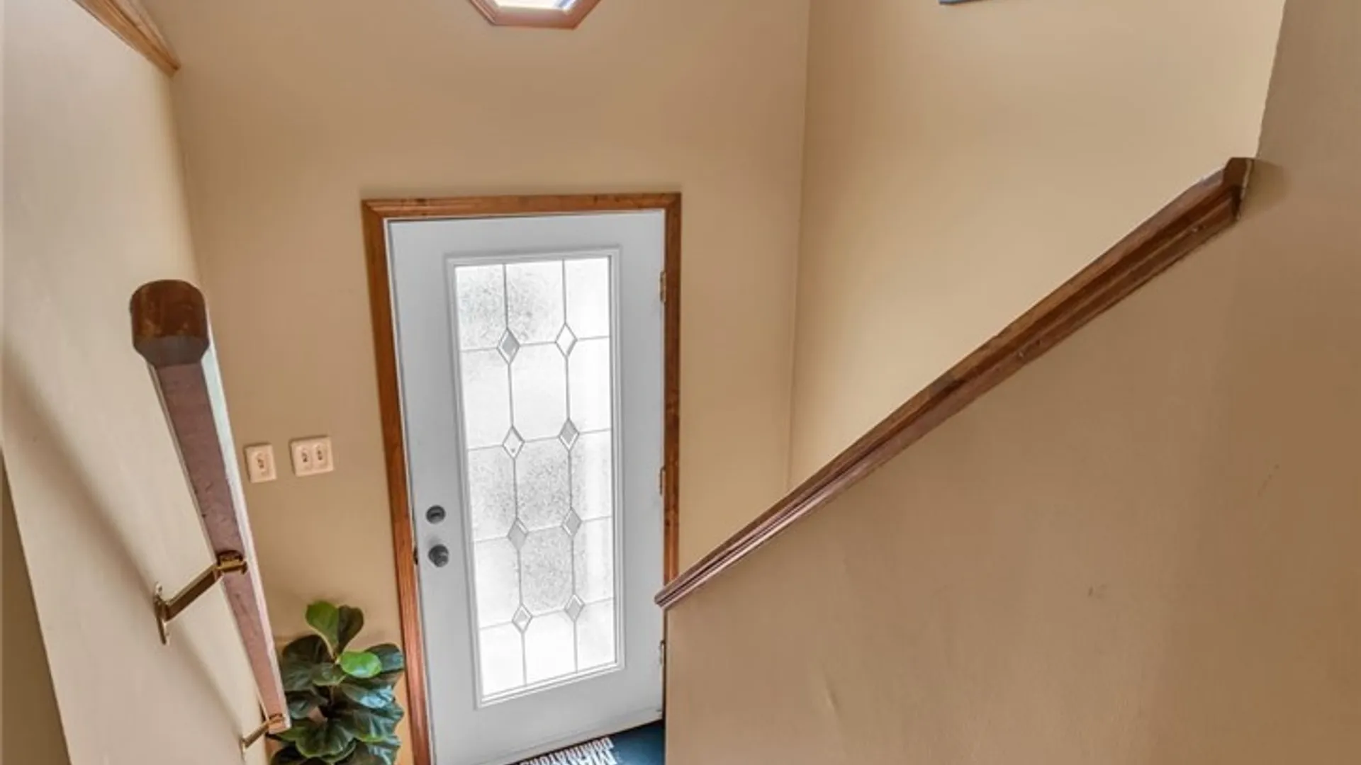 Property at 215 Summit Avenue, West Seneca, NY 14224 4