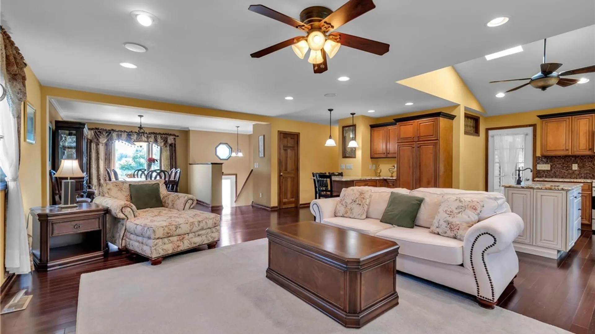 Property at 215 Summit Avenue, West Seneca, NY 14224 9