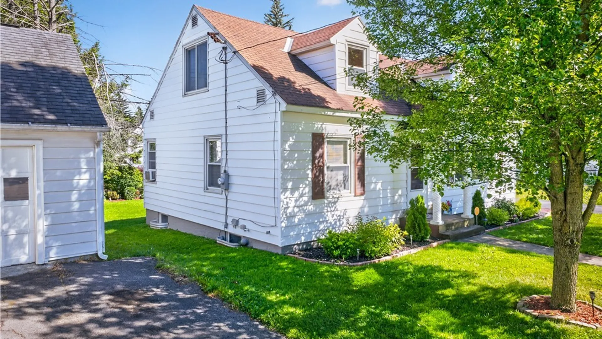 Property at 1675 Grandview Avenue, Utica, NY 13502 3