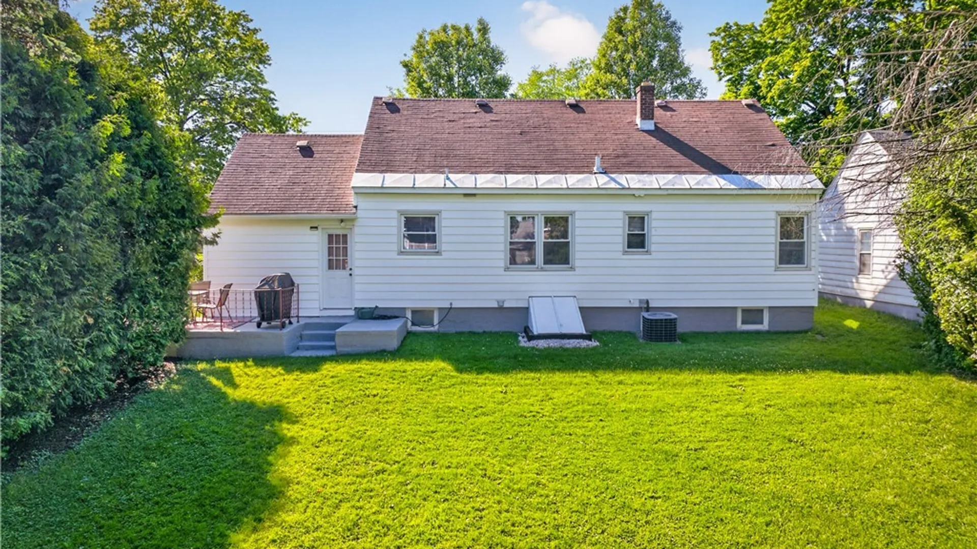 Property at 1675 Grandview Avenue, Utica, NY 13502 5