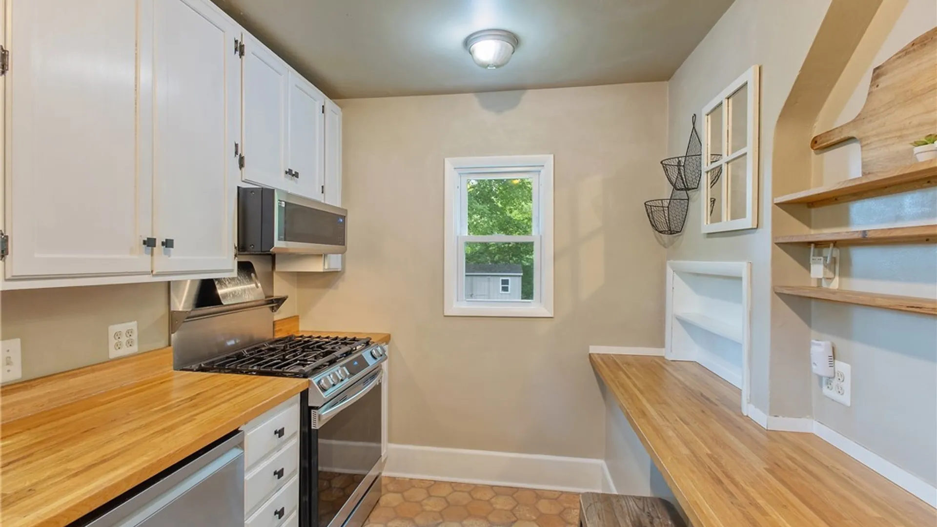 Property at 562 Buckingham Avenue, Syracuse, NY 13210 12