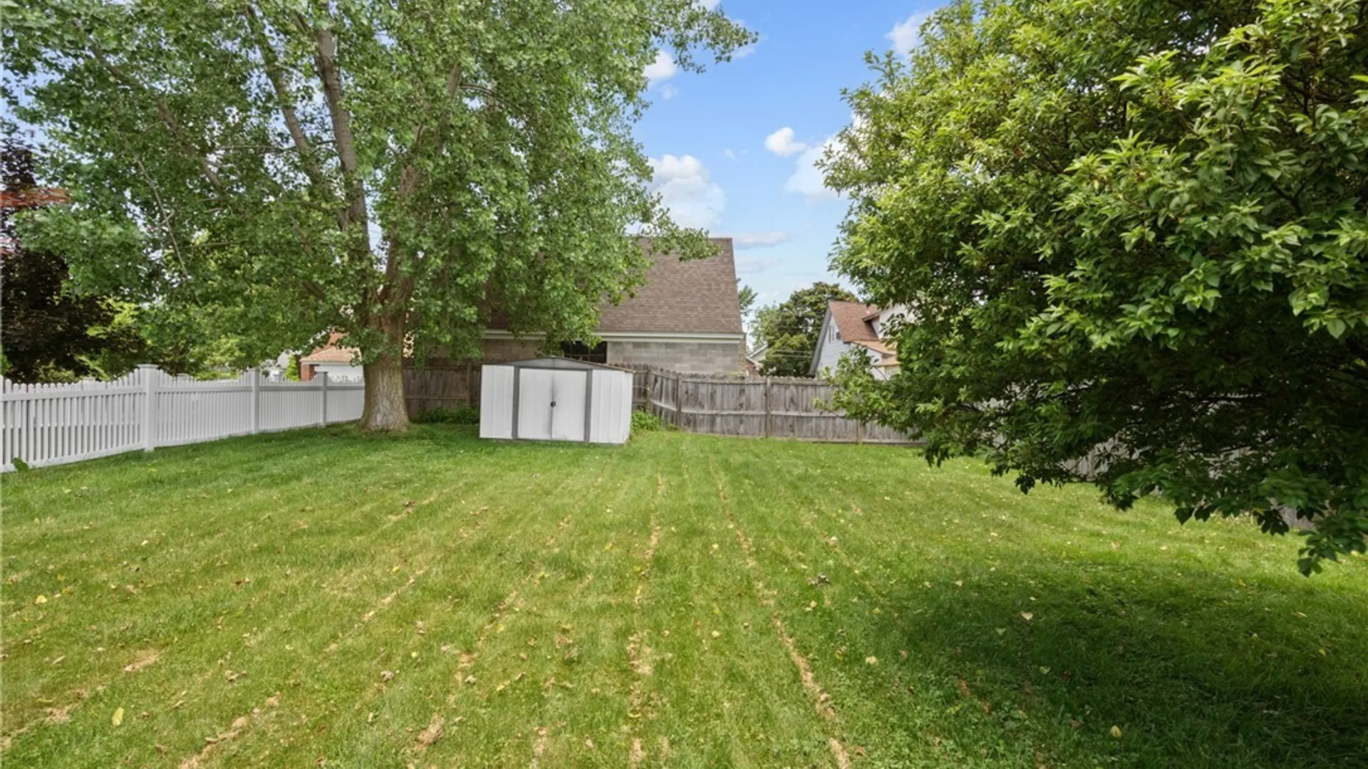 Property at 409 Orwood Place, Salina, NY 13208 27