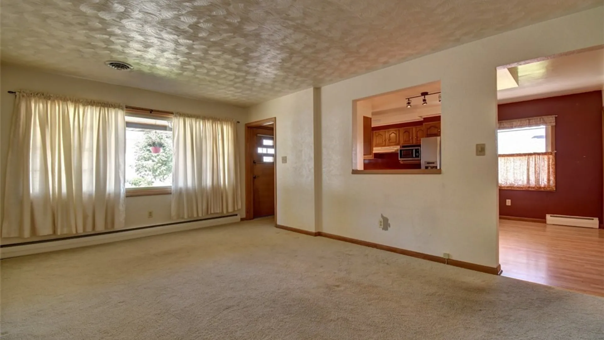 Property at 689 78th Street, Niagara Falls, NY 14304 5