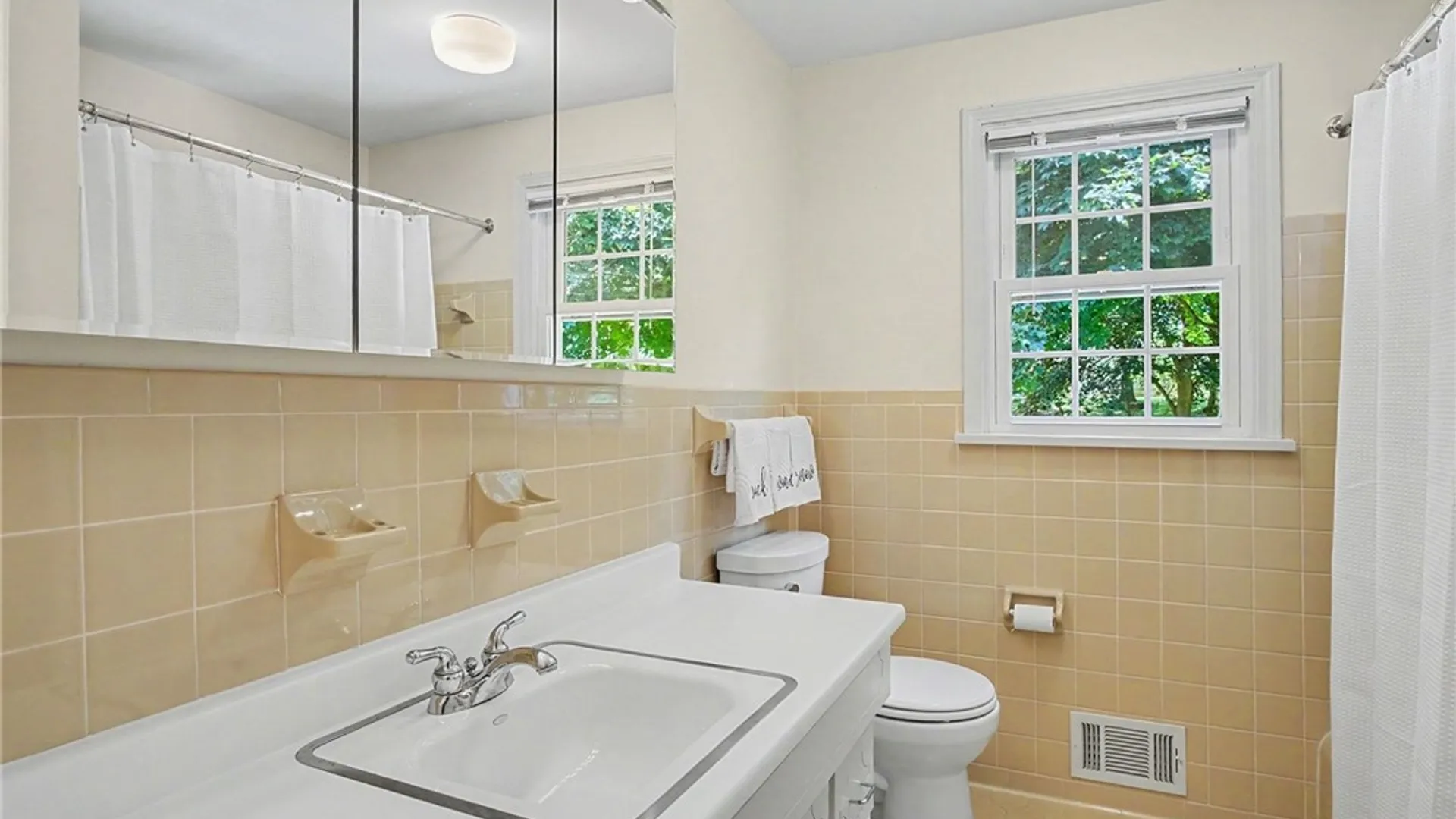 Property at 26 S Ridge Trail, Perinton, NY 14450 32