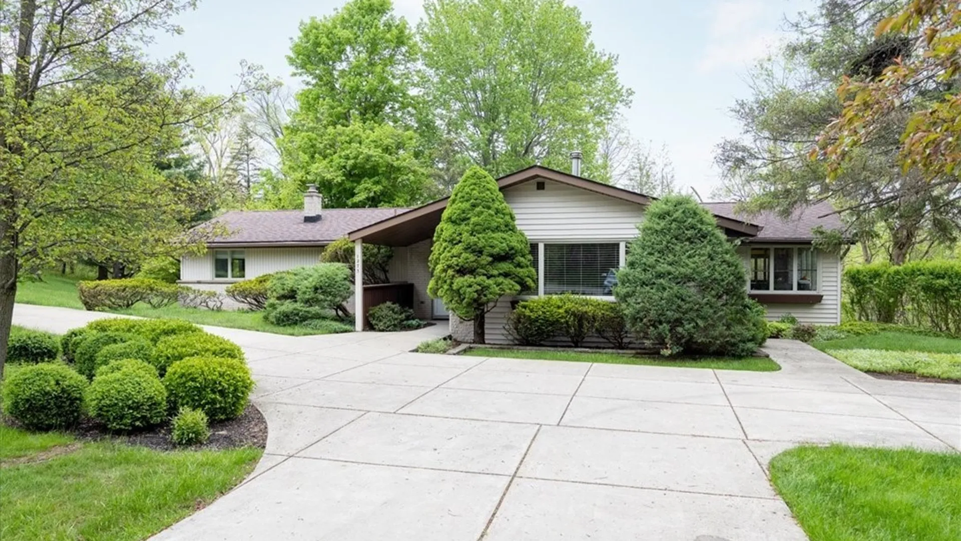 Property at 1273 Ransom Road, Lancaster, NY 14086 2