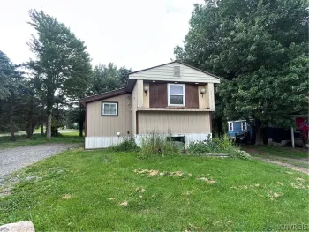 Property at 7207 Hunters Creek, Holland, NY 14080