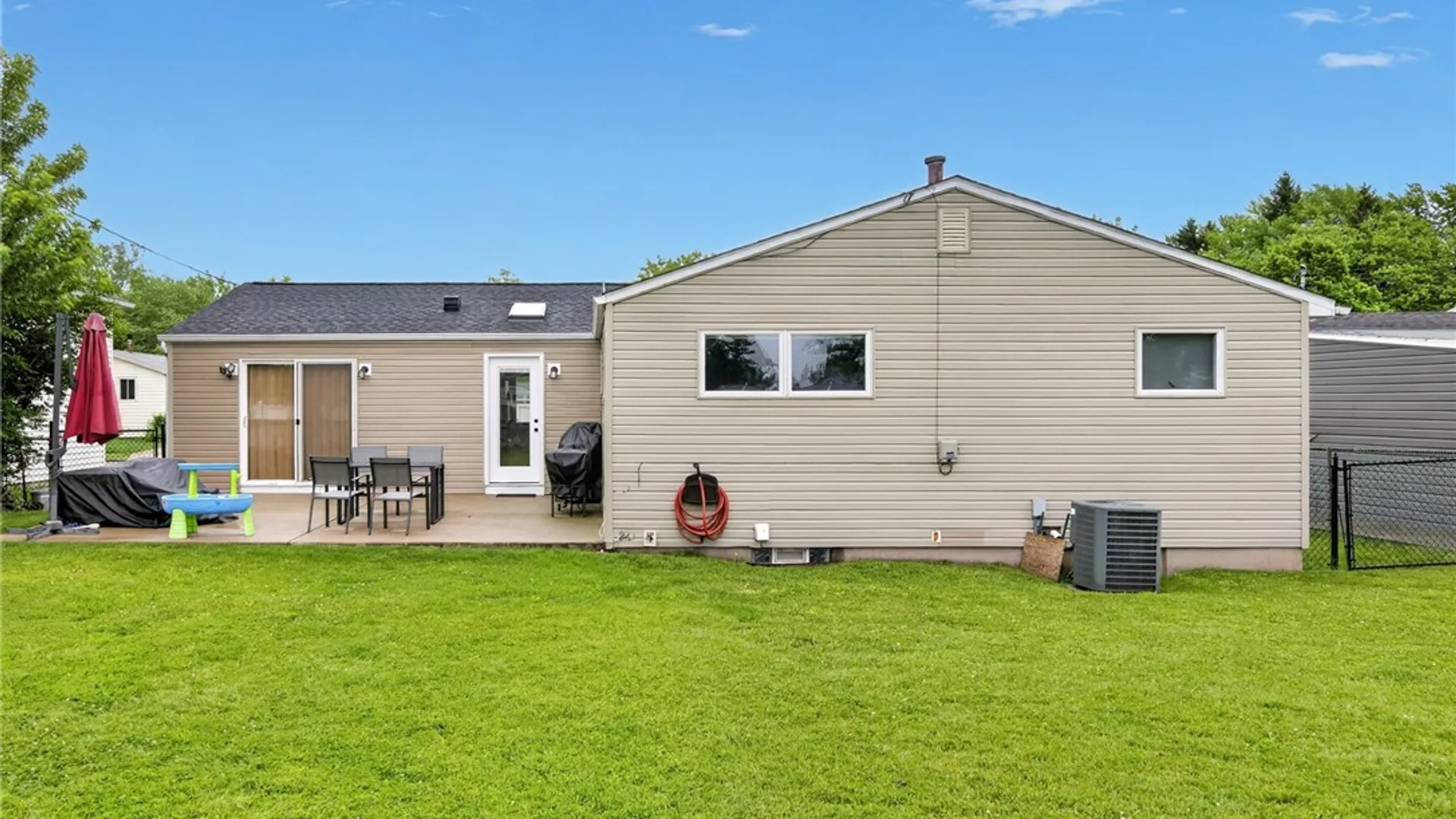 Property at 12 Sylvia Drive, Cheektowaga, NY 14043 45