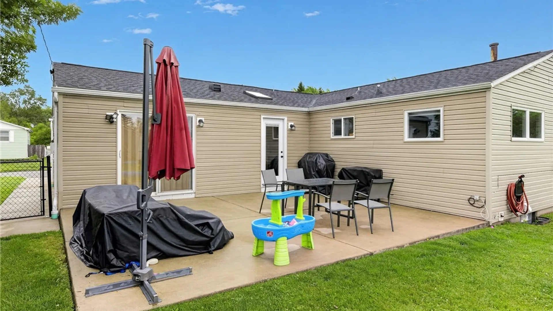 Property at 12 Sylvia Drive, Cheektowaga, NY 14043 46
